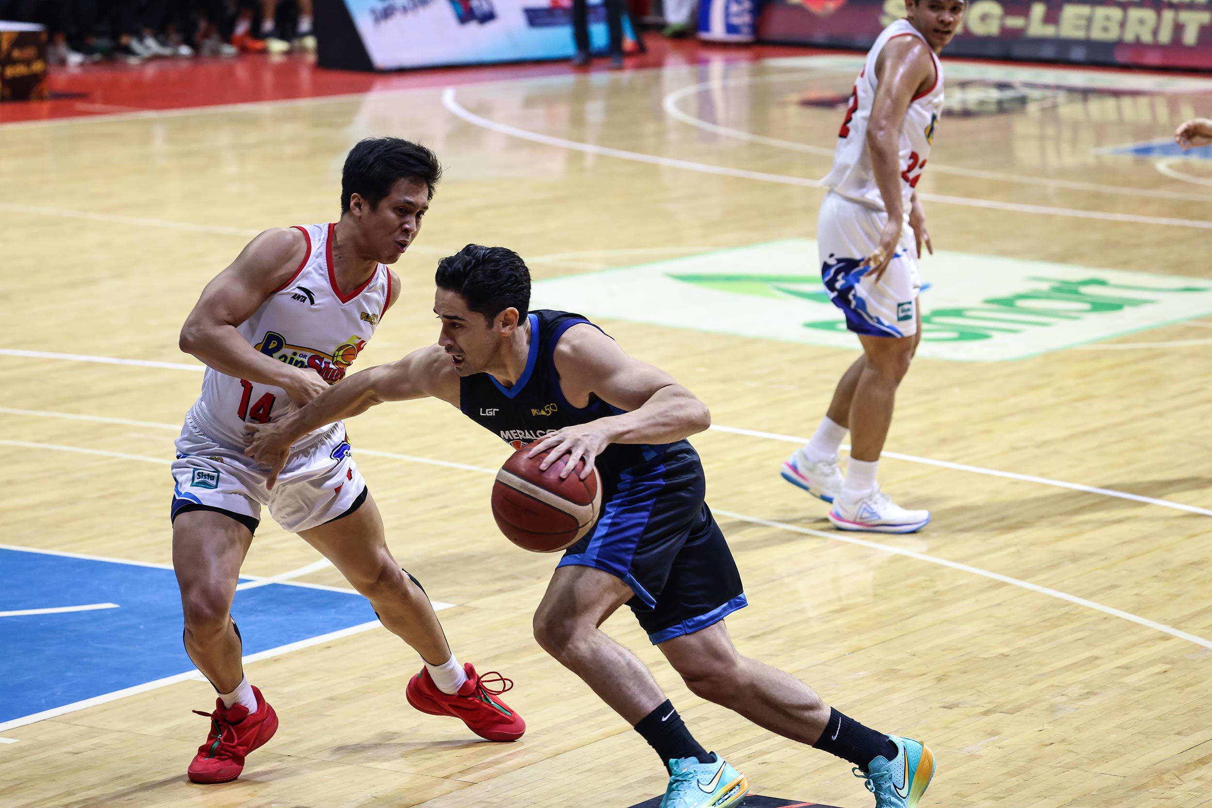 2025-26-PBA-Philippine-Cup-QF-Game-2-Rain-or-Shine-vs-Meralco-CHRIS-BANCHERO Meralco completes Rain or Shine ouster, ends Gabe Norwood’s storied PBA career Basketball News PBA - philippine sports news