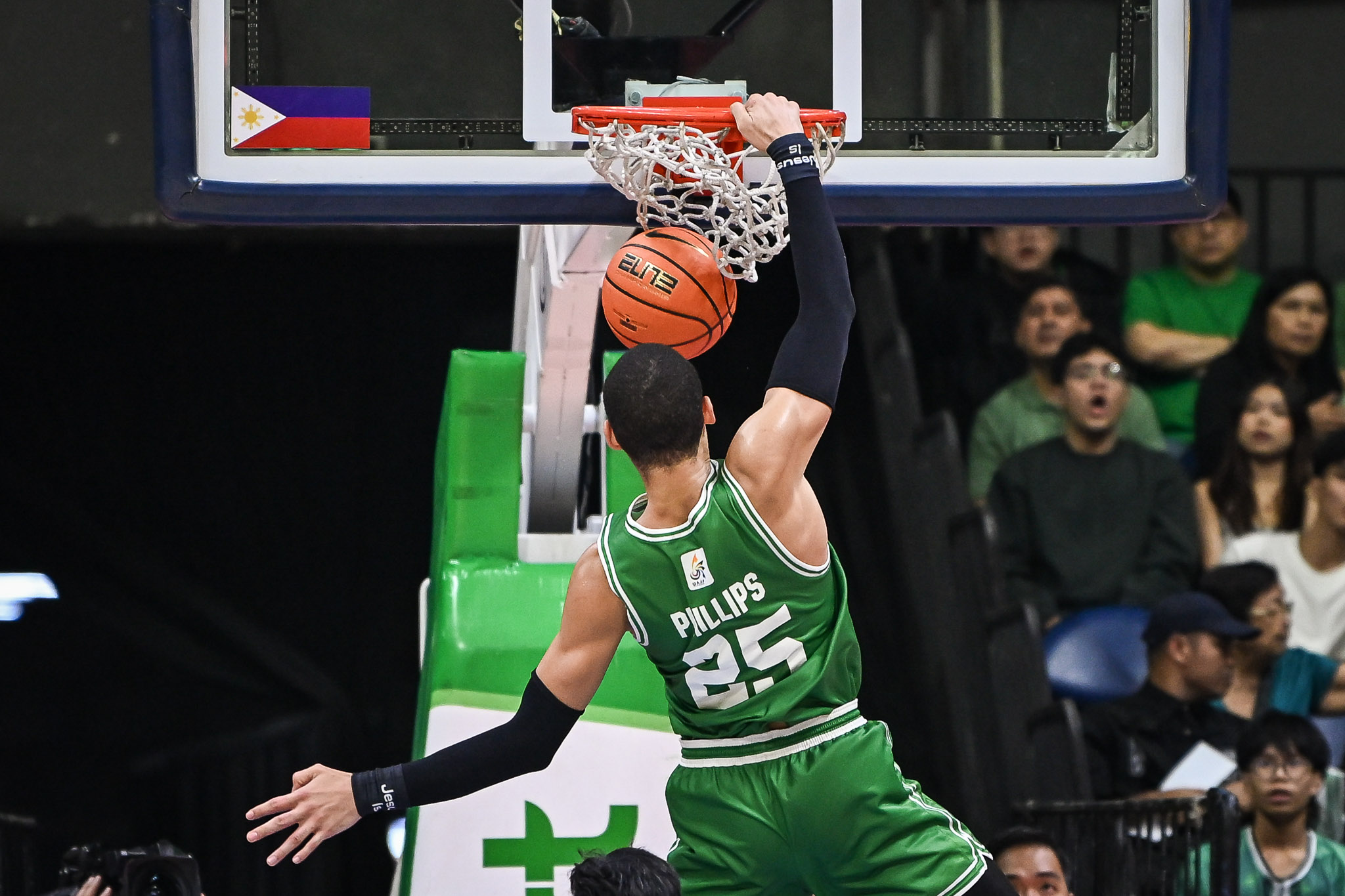 UAAP88-MBB-Mike-Phillips-1181 Gerry Abadiano, Reyland Torres glad to call former rival Mike Phillips a teammate Basketball MPBL News - philippine sports news