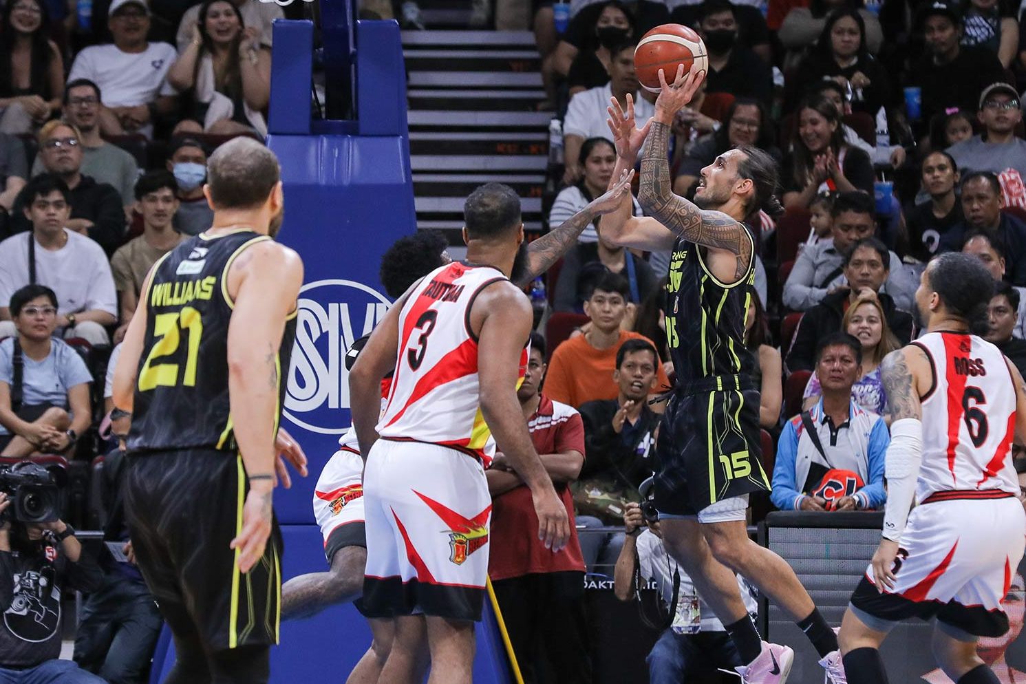 2025-26-PBA-Philippine-Cup-Finals-Game-3-San-Miguel-vs-TNT-Jordan-Heading CJ Perez’s clutch barrage powers San Miguel past TNT to take PBA Finals lead Basketball News PBA - philippine sports news