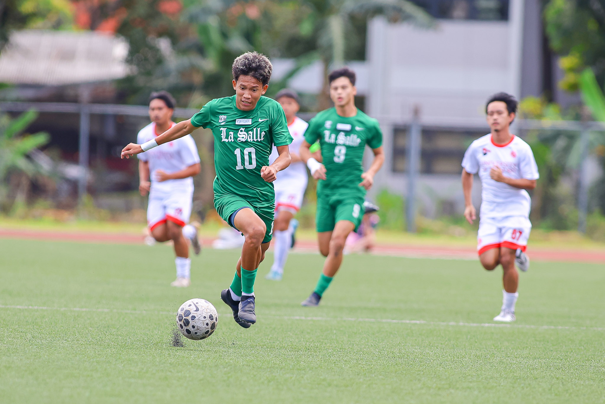 UAAP-S88-MENS-FOOTBALL-UE-vs-DLSU-John-Gaverza-1987 La Salle stays alive in UAAP Men’s Football Final Four race with rout of UE DLSU Football News UAAP UE - philippine sports news
