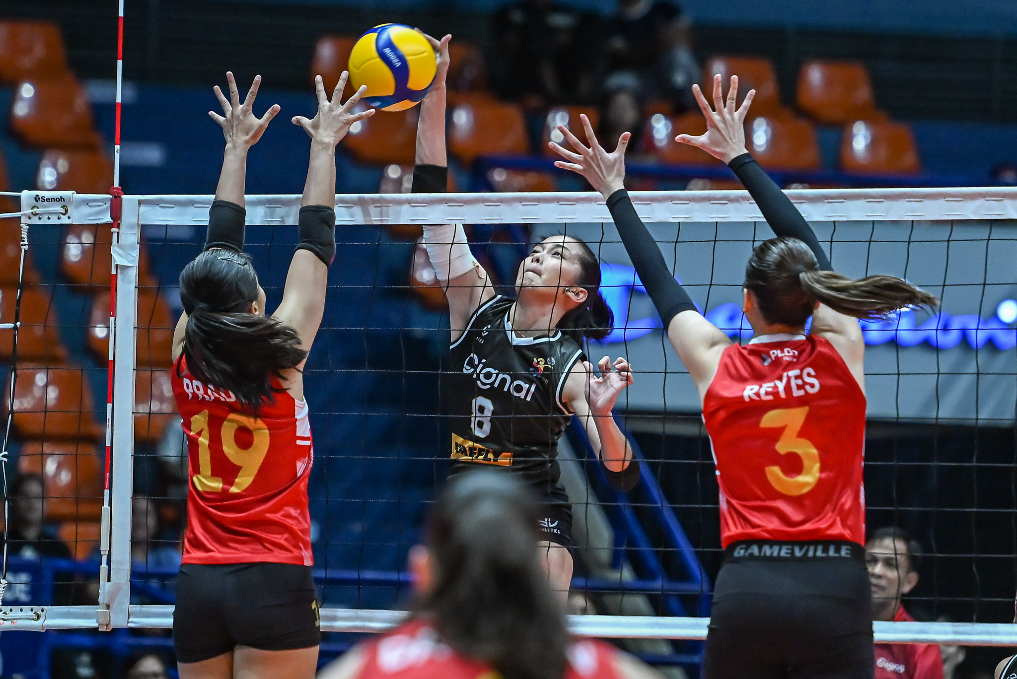 2026 PVL All-Filipino Conference - Cignal Super Spikers beat PLDT Home Fibr High Speed Hitters