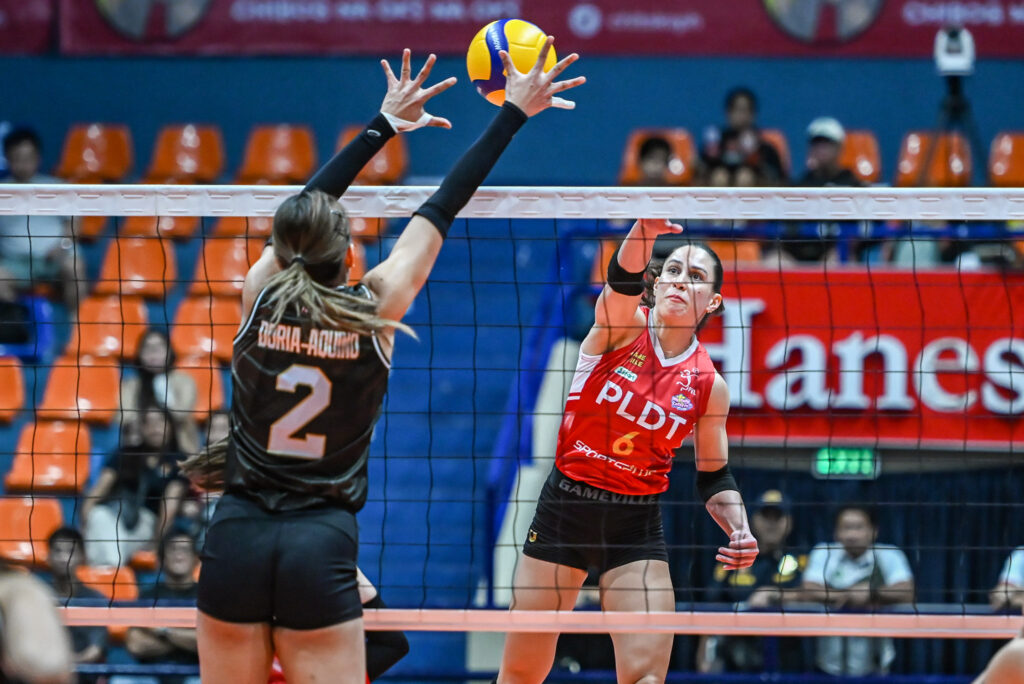 PVL-AFC-26-PLDT-vs.-Cignal-Savi-Davison-4428-1024x684 Cignal bounces back, deals PLDT first loss News PVL Volleyball  - philippine sports news
