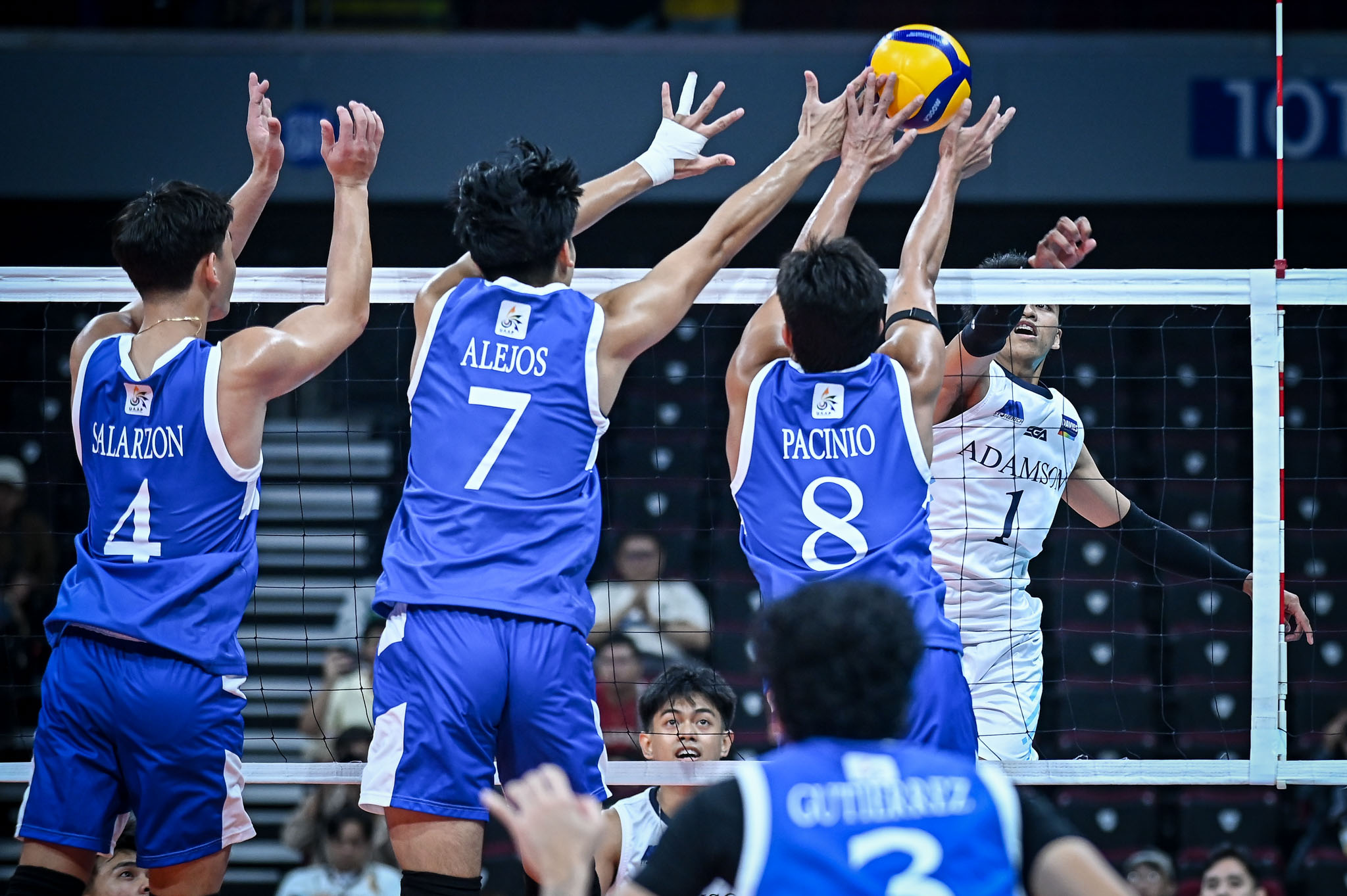 UAAP-88-MVB-AdU-vs.-ADMU-Joel-Menor-2986 Jim Ducusin shows way as Adamson escapes Ateneo in 5 to open UAAP Men's Volleyball run ADMU AdU News UAAP Volleyball - philippine sports news