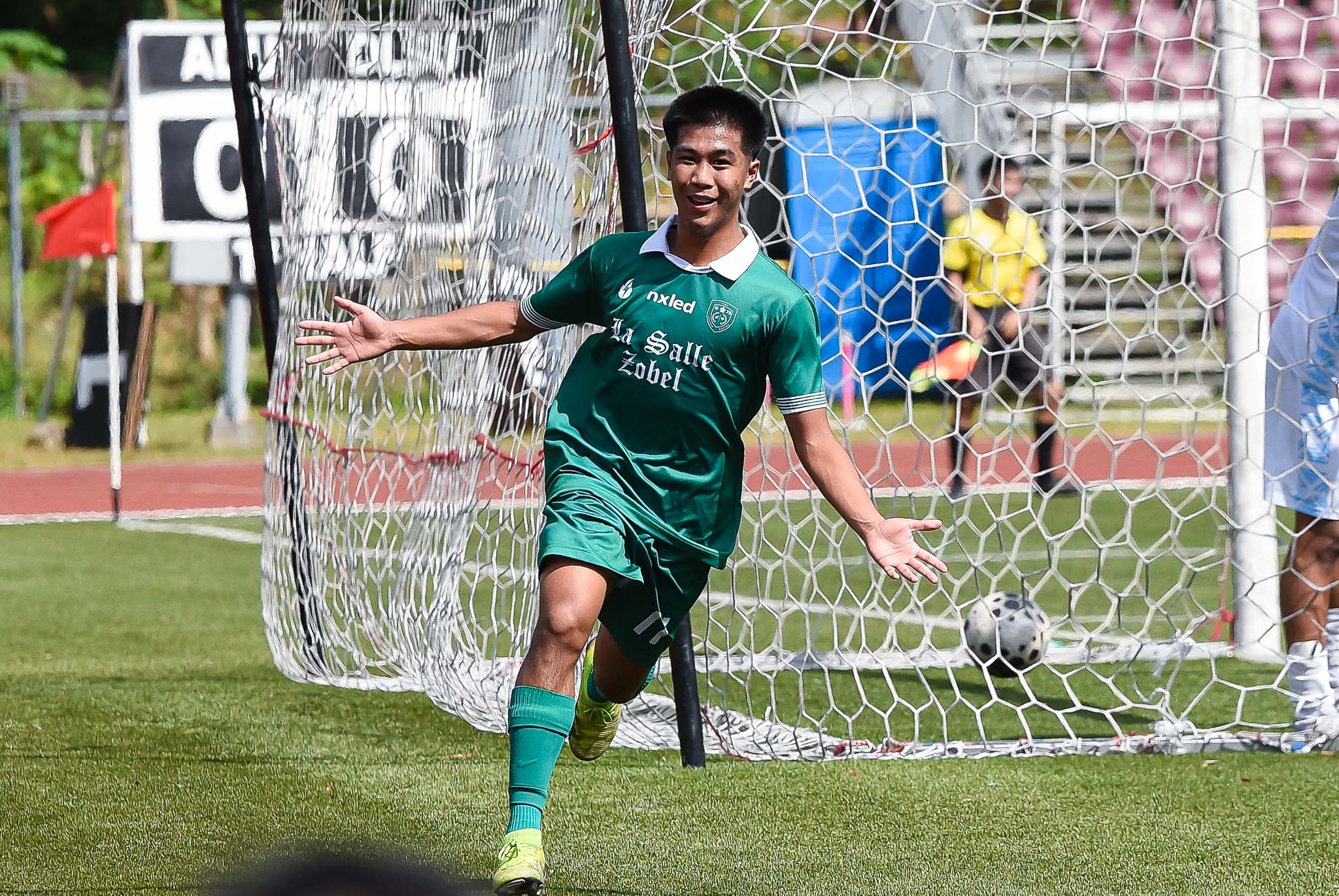UAAP88-HS-FOOTBALL-ADU-vs-DLSZ-TONGSON-ANDRE-4077 Alingalan fires hat-trick vs Claret as UST reclaims UAAP Boys Football pole ADMU AdU DLSU Football News UAAP UST - philippine sports news