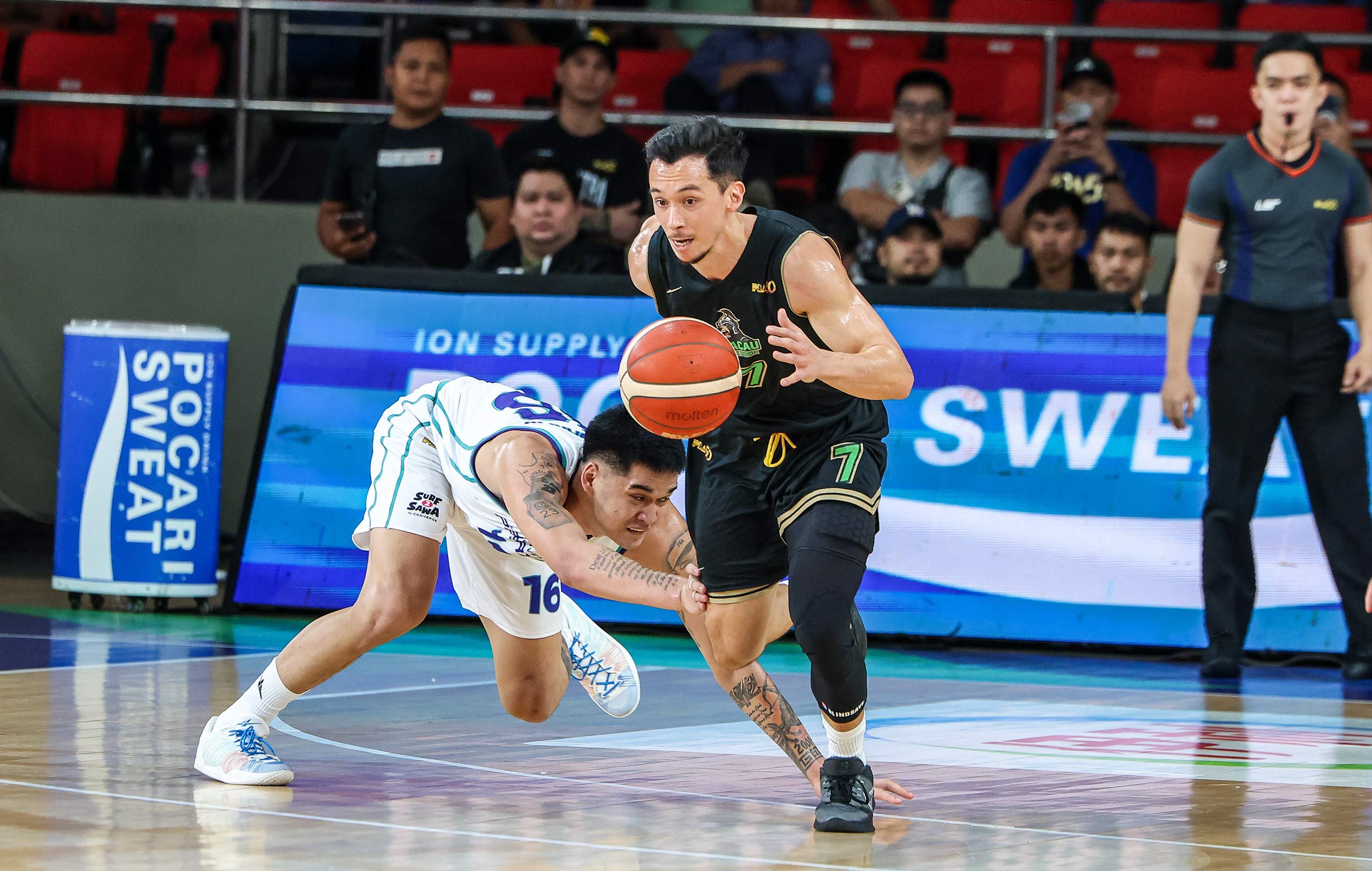 2026-PBA-Commissioners-Cup-Macau-vs-Converge-Jenning-Leung Converge storms back in fourth to topple Macau in PBA Comm's Cup opener Basketball News PBA - philippine sports news