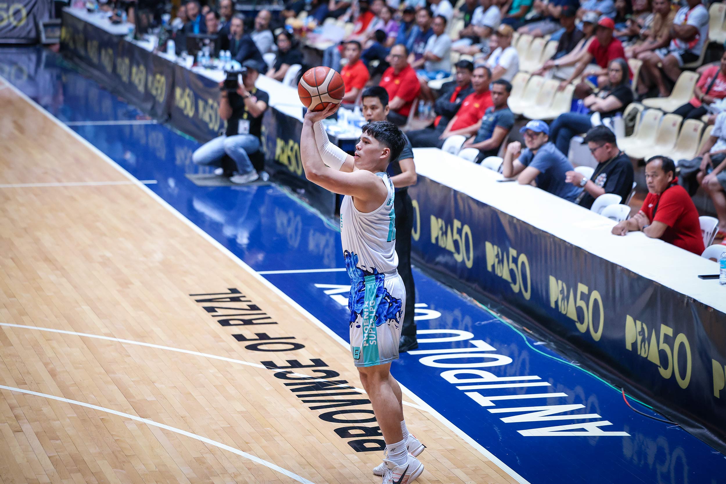 2026-PBA-Commissioners-Cup-Terrafirma-vs-Phoenix-Ef-Escandor Ricci Rivero fires 40 as Phoenix deals Terrafirma first loss in PBA Comm's Cup Basketball News PBA - philippine sports news