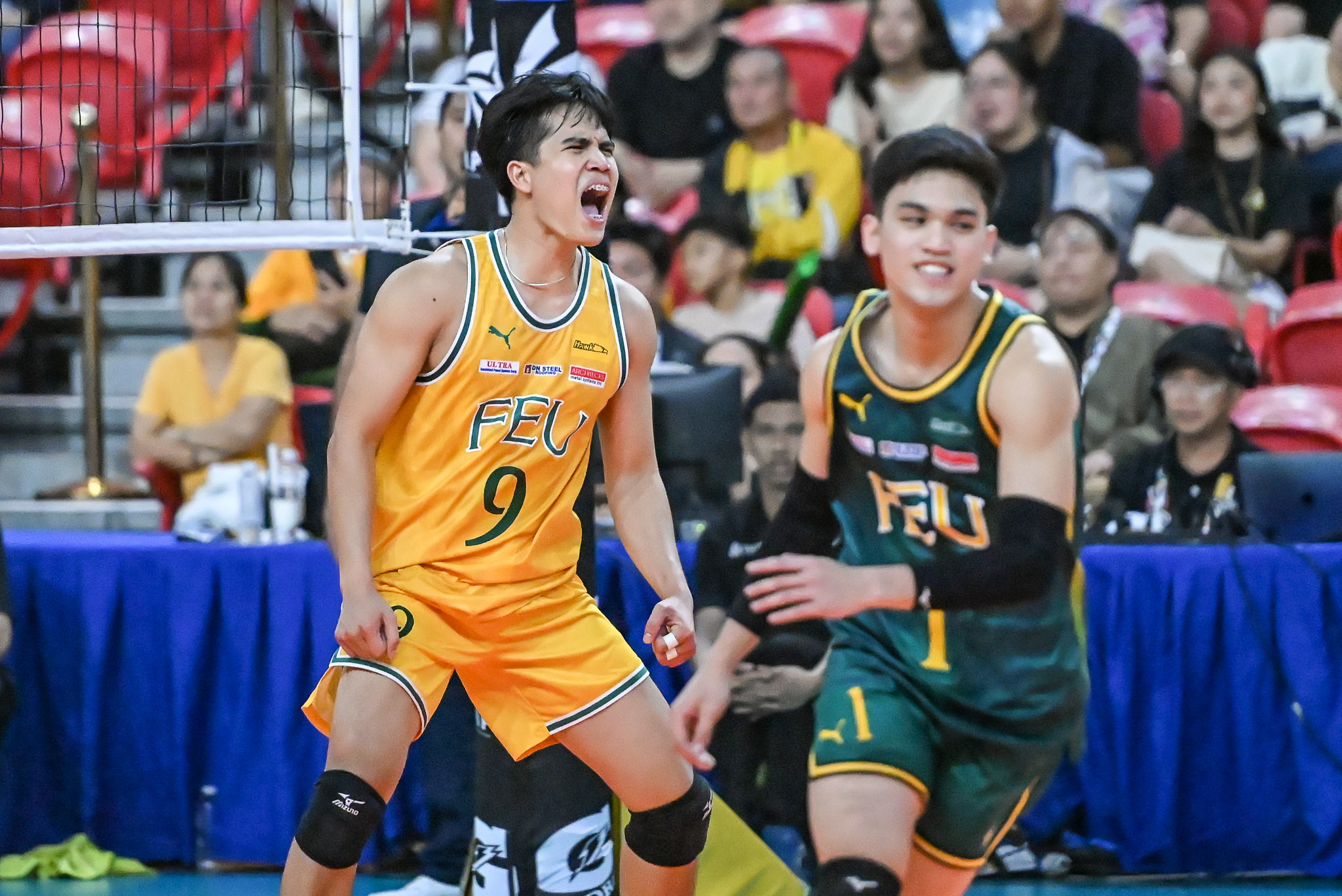 UAAP-88-MVB-FEU-vs.-UST-Dryx-Saavedra-3204 Trooping FEU fans push Dryx Saavedra to deliver in tight QPav affair FEU News UAAP Uncategorized Volleyball - philippine sports news