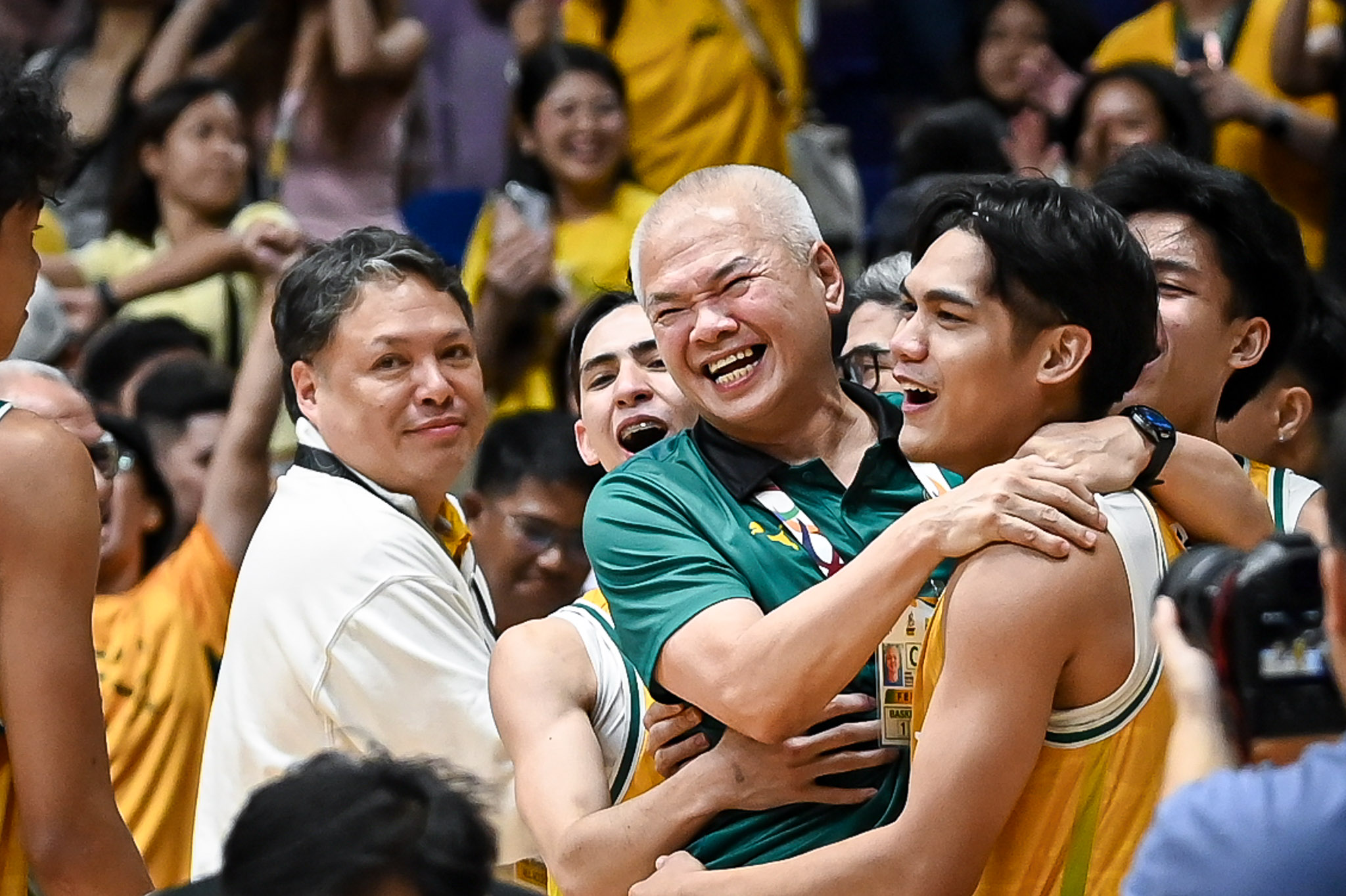 UAAP88-HSBB-COACH-MIKE-REYES-7444 FEU-Diliman outlasts NUNS in OT, seizes UAAP Boys' Basketball crown Basketball FEU News NU UAAP - philippine sports news