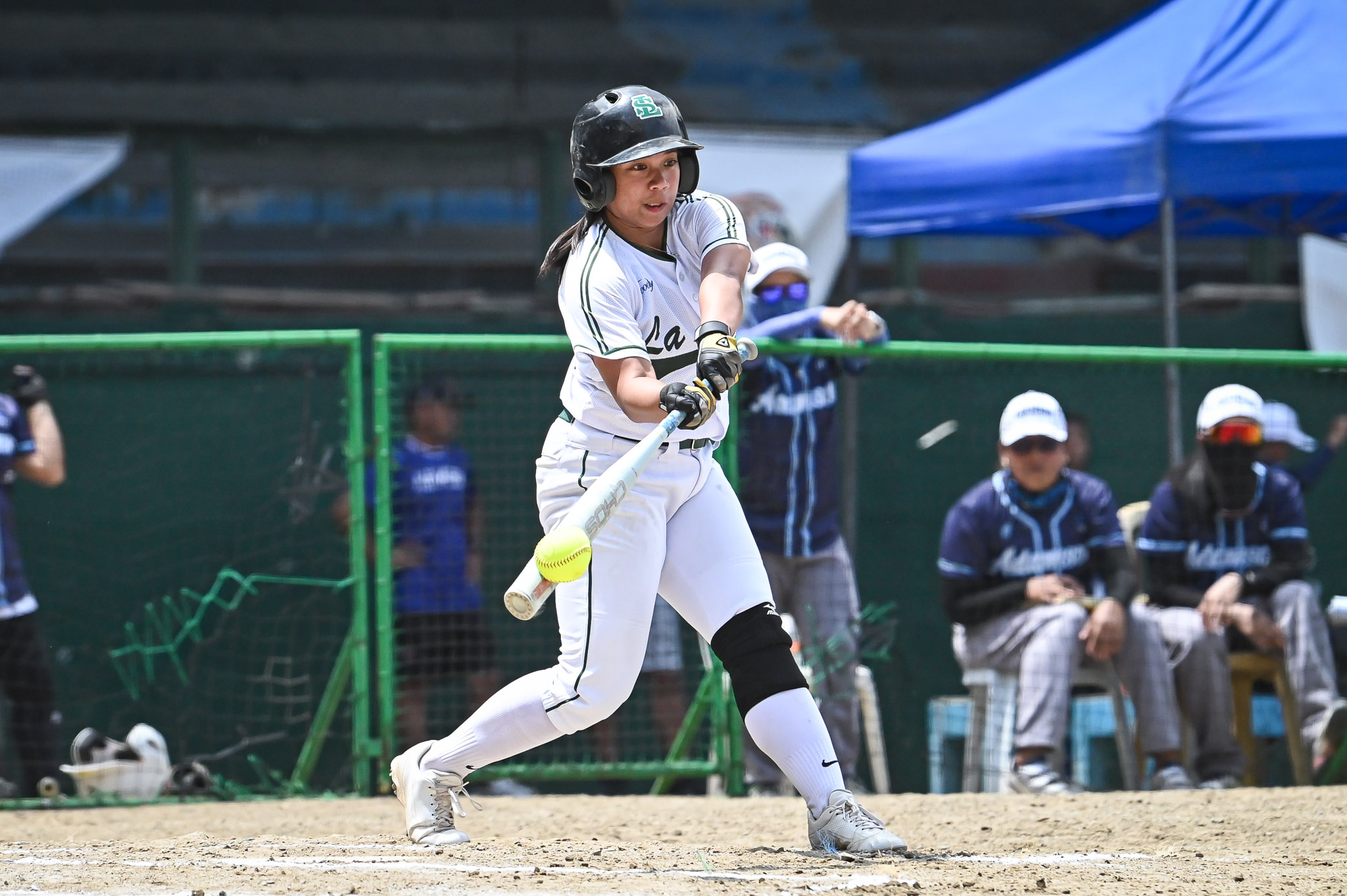 UAAP88-SOFTBALL-CASSANDRA-INOT-0453 Adamson rallies in fourth to edge DLSU, forces three-way tie in UAAP Softball AdU DLSU News Softball UAAP - philippine sports news