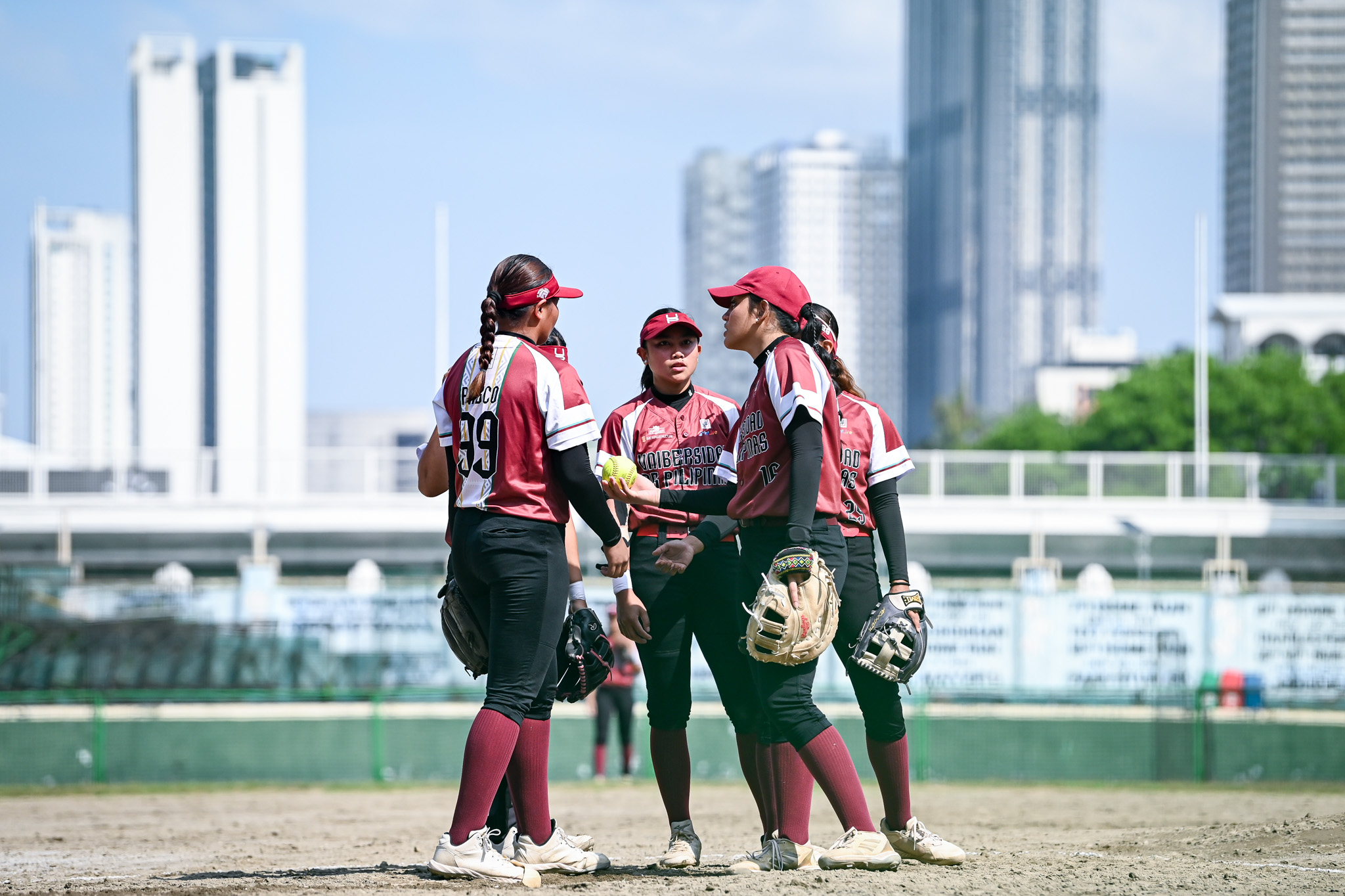 UAAP88-SOFTBALL-UP-9565 UST forces share of lead in UAAP Softball with stunning win over UP News Softball UAAP UP UST - philippine sports news