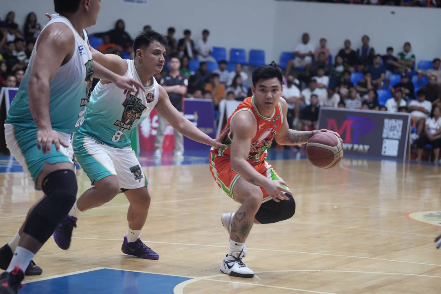 Caloocan pulls away from Negros for third straight win, seizes solo lead in MPBL
