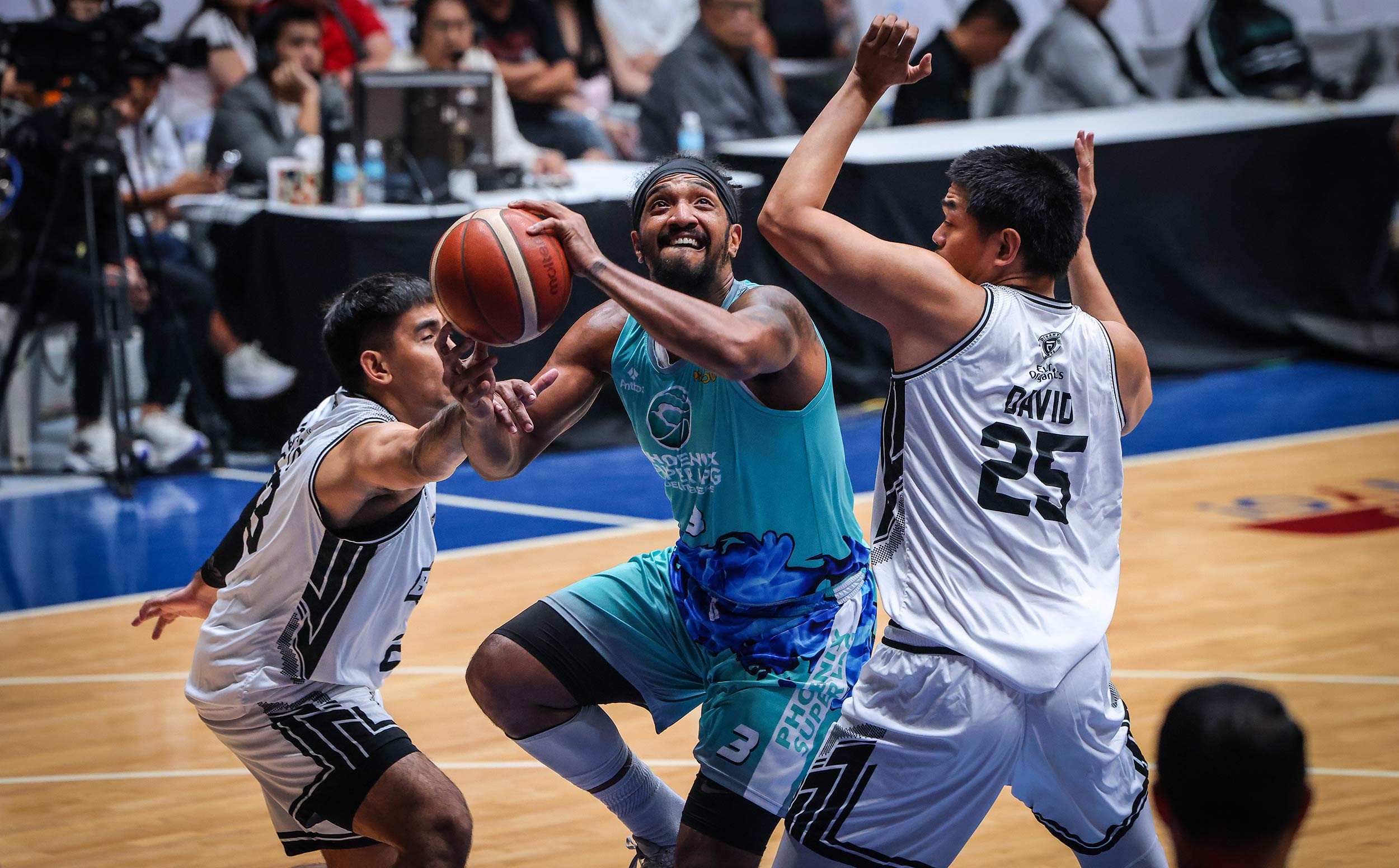 2026-PBA-Commissioners-Cup-Phoenix-vs-Blackwater-Jason-Perkins Savouge forces Spikers' Turf 'rubber' after dominant bounce-back win over Criss Cross News Spikers' Turf Volleyball - philippine sports news