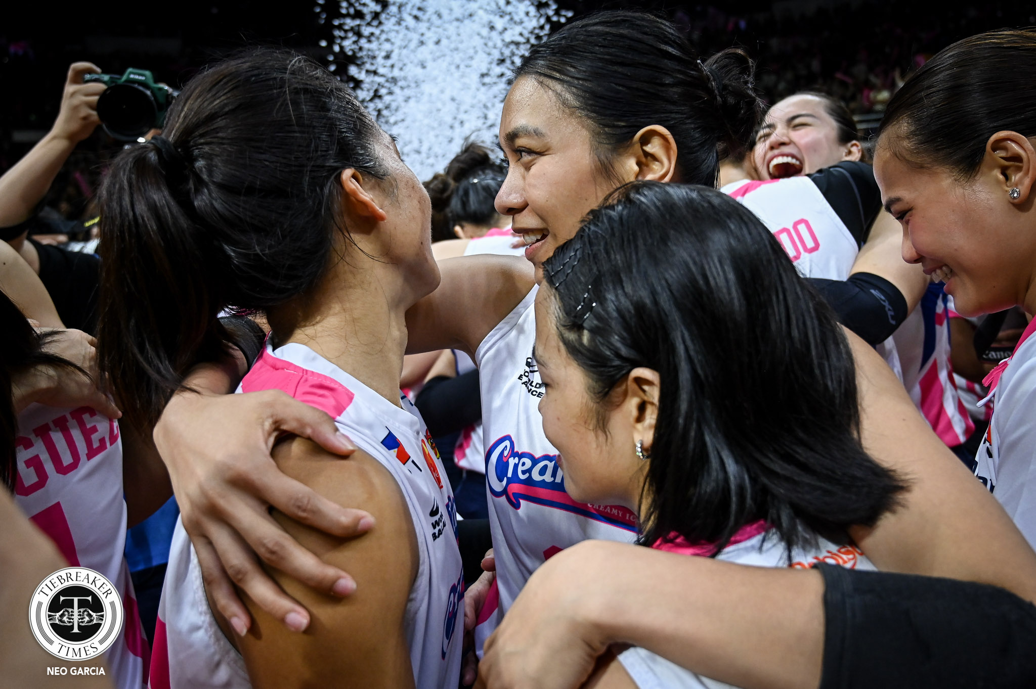 PVL-AFC-26-Finals-G2-Creamline-vs.-Cignal-Alyssa-Valdez-2838 Sherwin Meneses’ quiet fixes restore Creamline to PVL summit News PVL Volleyball - philippine sports news