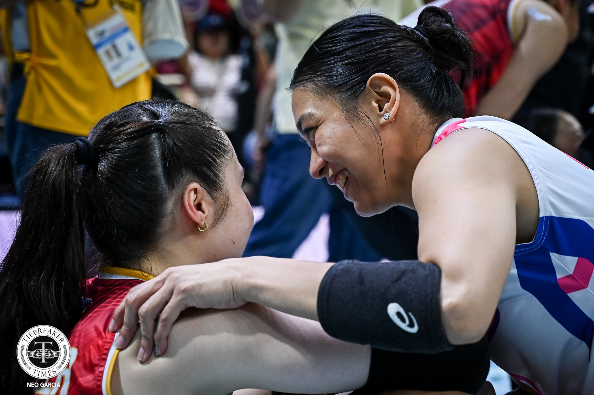 Alyssa Valdez lauds Vanie Gandler’s rise amid Creamline title celebration: ‘Konting konti na lang’