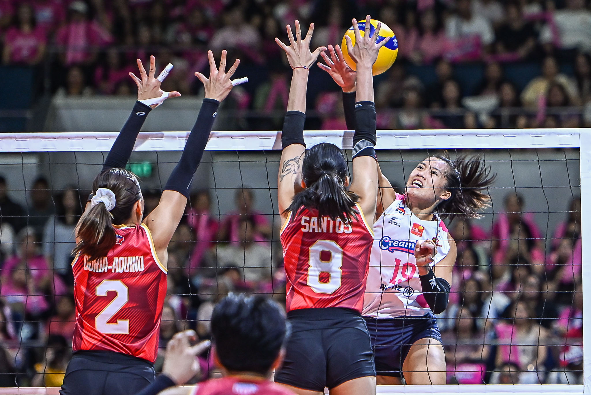 PVL-AFC-26-Finals-G2-Creamline-vs.-Cignal-Bernadeth-Pons-2459 Bernadeth Pons delivers PVL Finals MVP masterpiece News PVL Volleyball - philippine sports news