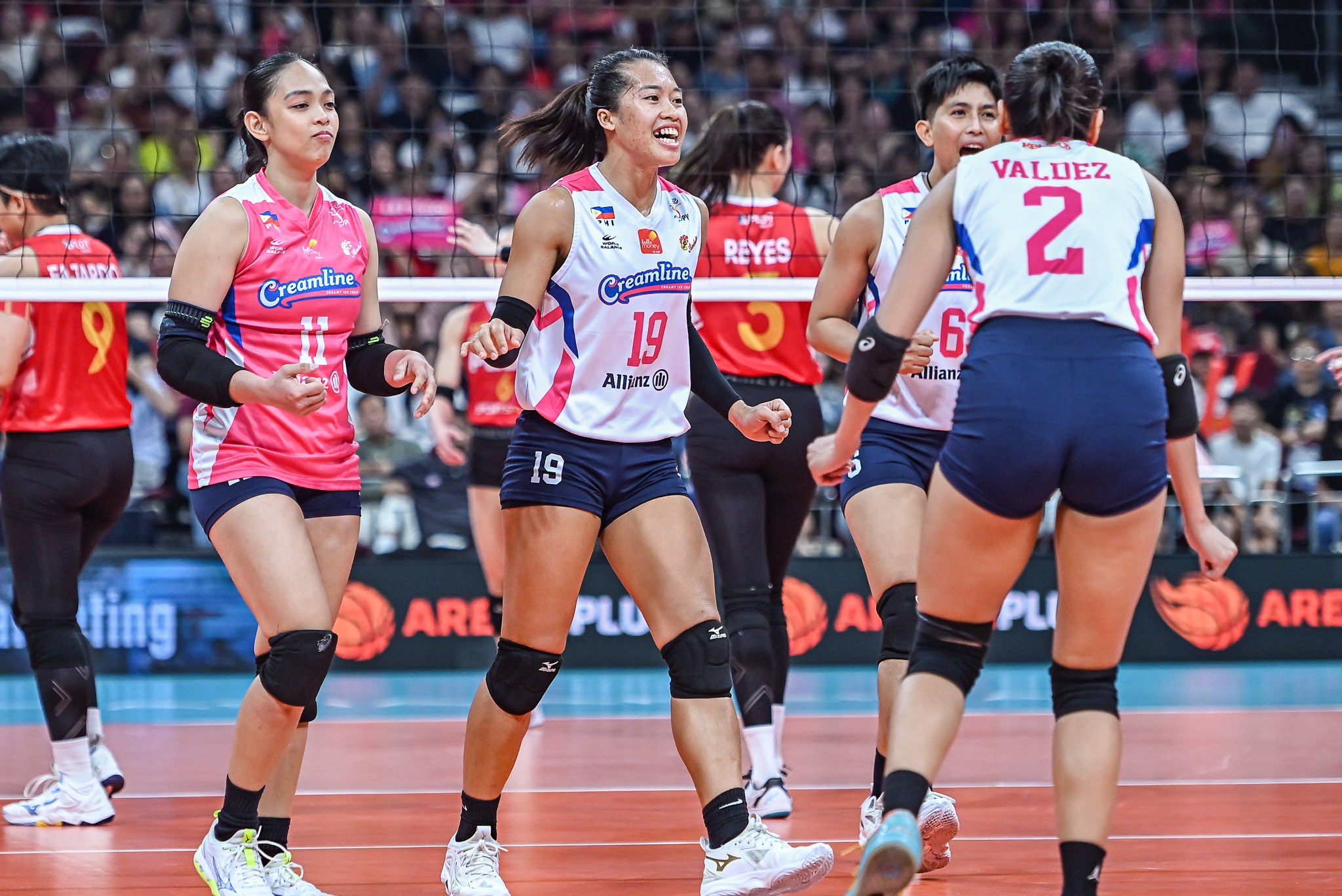 Creamline outlasts PLDT in five-set thriller to open PVL semis on high note