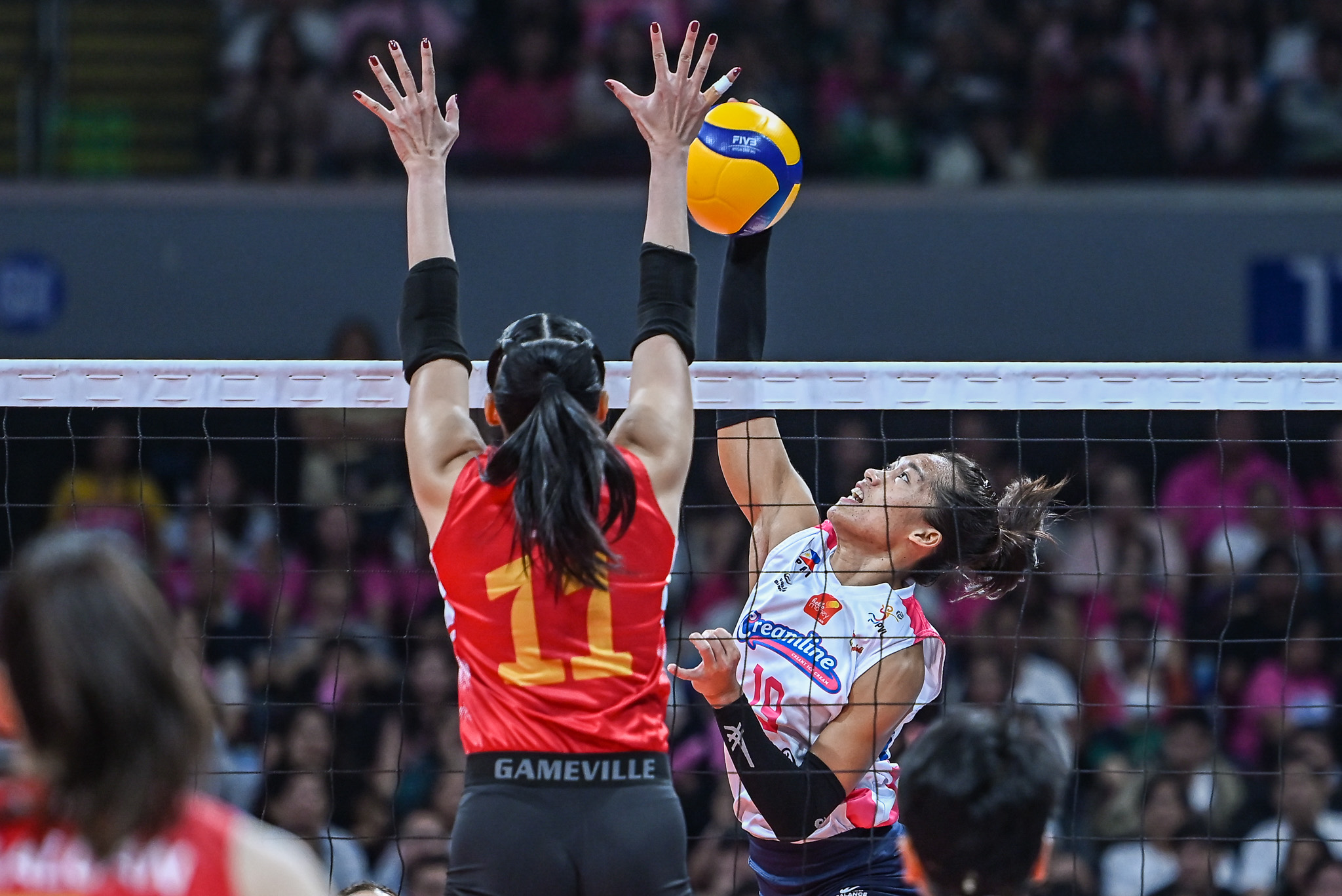PVL-AFC-26-Semis-Creamline-vs.-PLDT-Bernadeth-Pons-3303 Bernadeth Pons never lost faith in the fight against PLDT News PVL Volleyball - philippine sports news