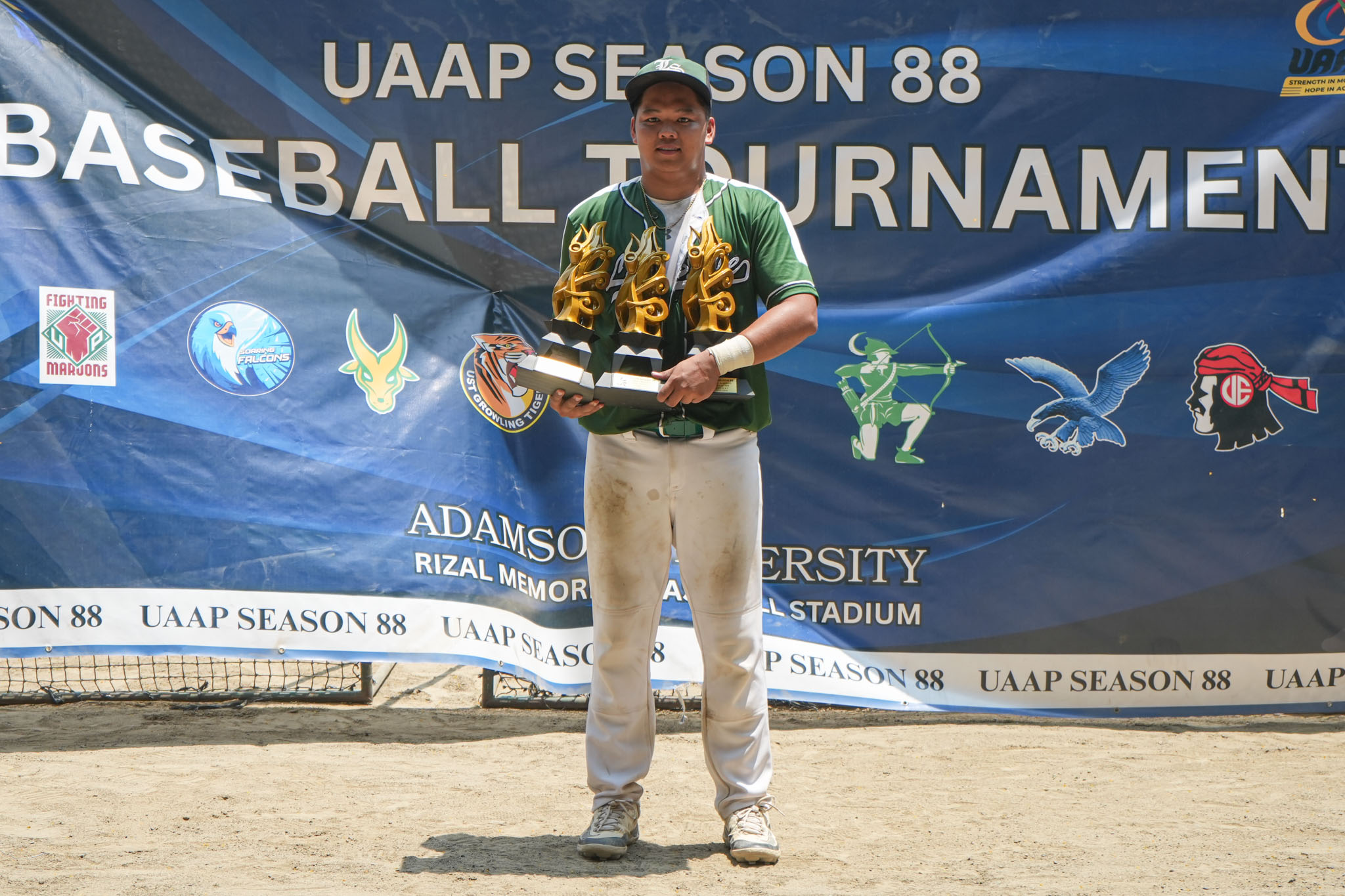 UAAP88-Baseball-Awarding_-Best-Hitter-Slugger-Most-Home-Run-Season-MVP_-SAMUEL-Renato-08710 NU completes historic three-peat after dramatic walk-off Game 3 win over La Salle Baseball DLSU News NU UAAP - philippine sports news