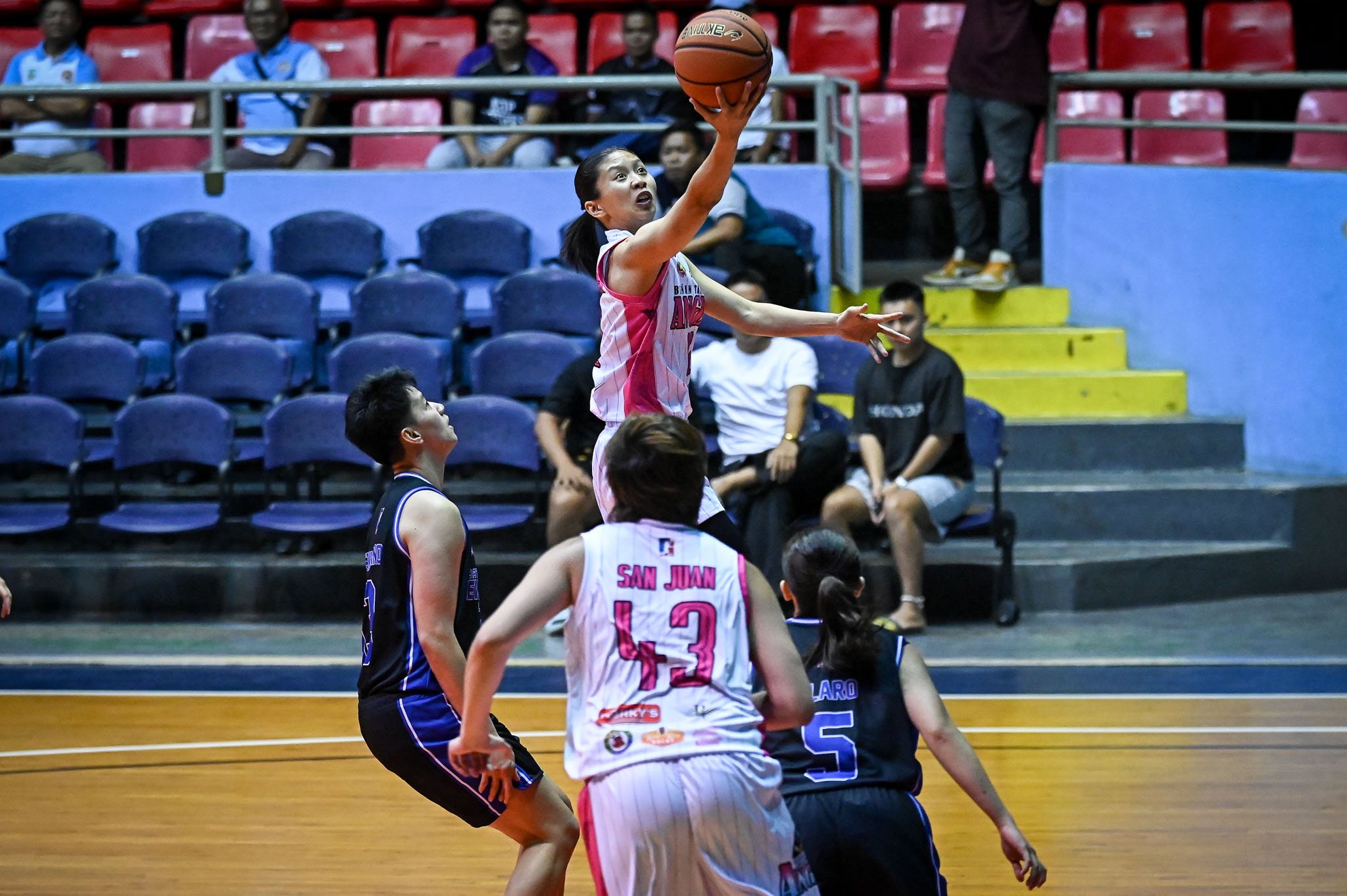 WMPBL-2nd-Reg-Binan-vs.-Batangas-Monique-Del-Carmen-5129 WMPBL: San Juan’s clutch triple lifts Biñan-Tatak Gel past Batangas-New Zealand in OT thriller Basketball News WMPBL - philippine sports news