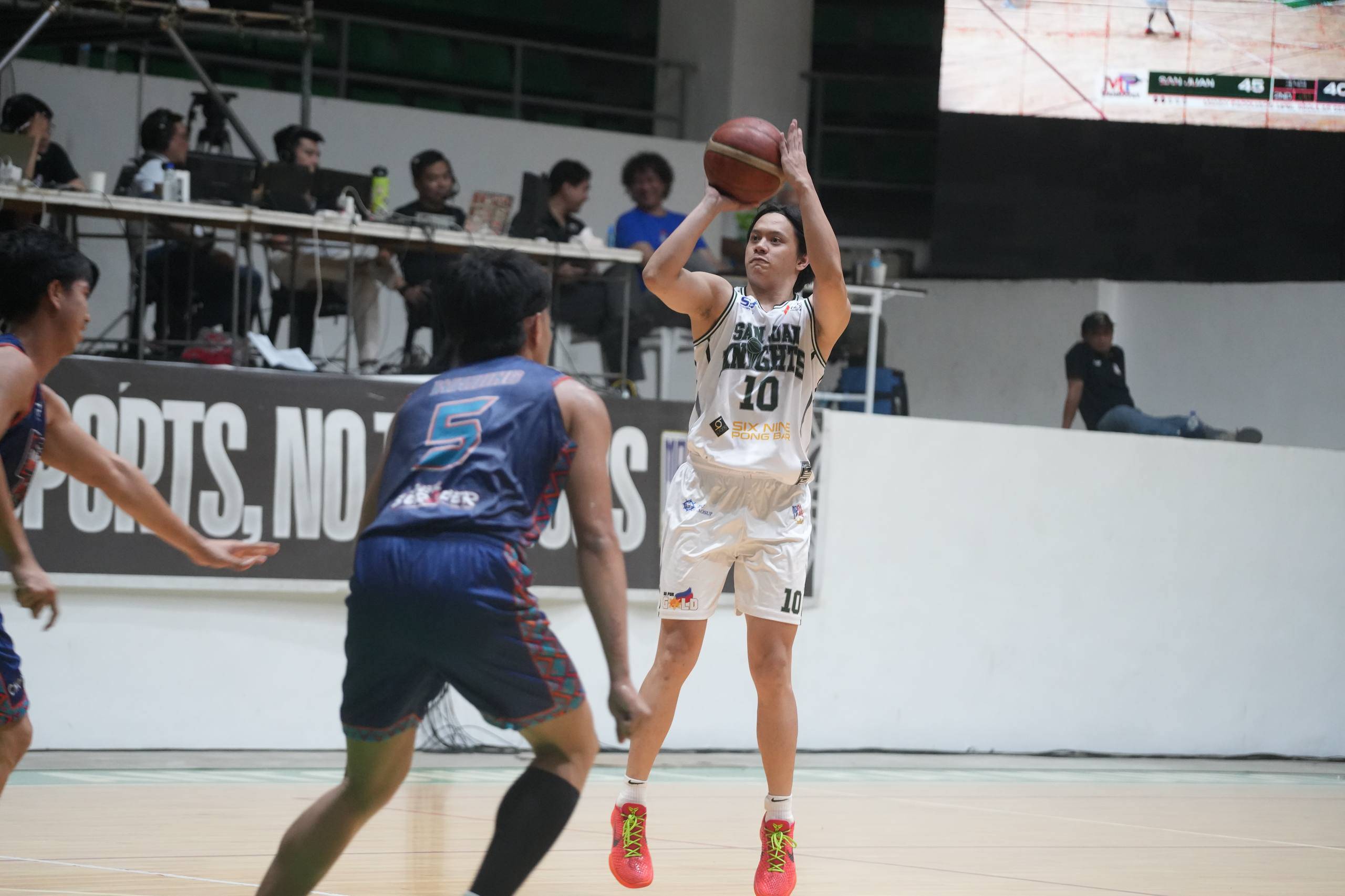 Fortea catches fire as San Juan demolishes Bacolod for third straight MPBL win
