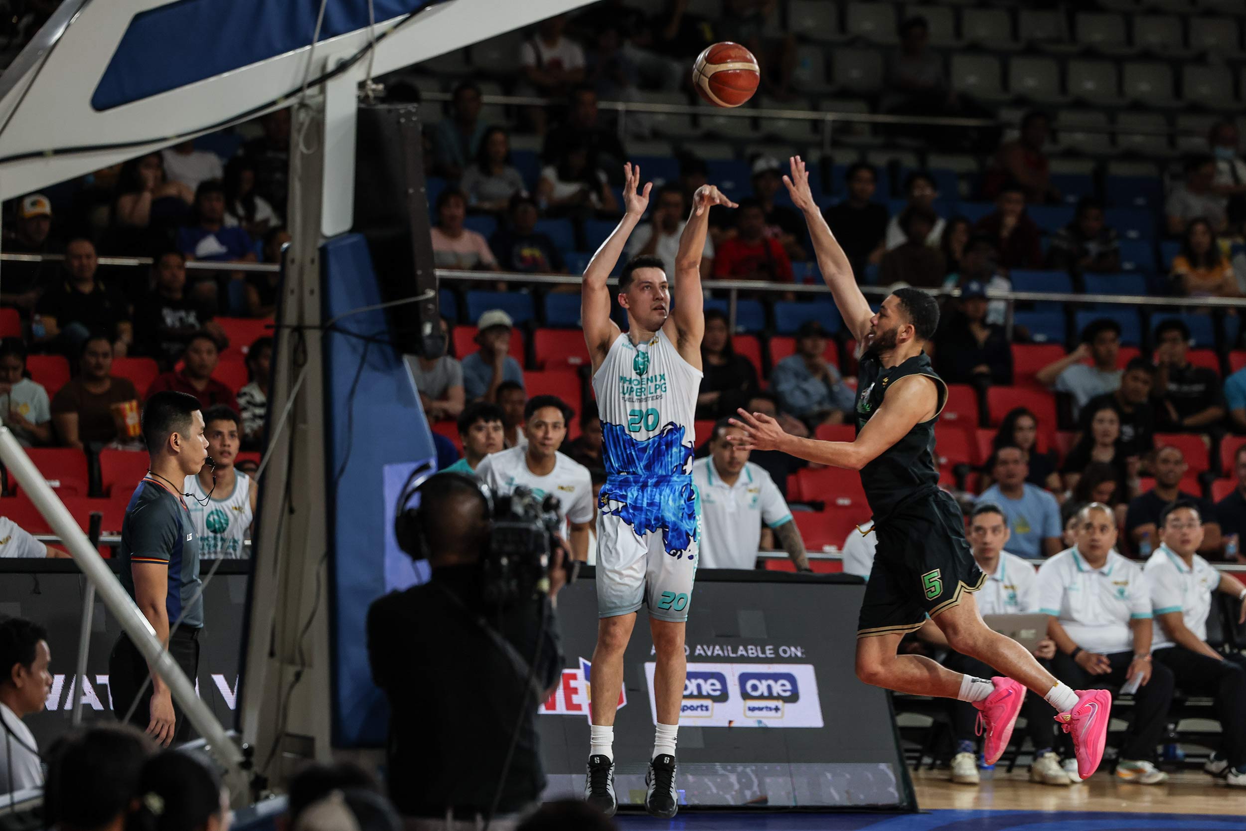 2026-PBA-Commissioners-Cup-Macau-vs-Phoenix-Kenneth-Tuffin Macau ends PBA debut on high note, stuns Phoenix Basketball News PBA - philippine sports news