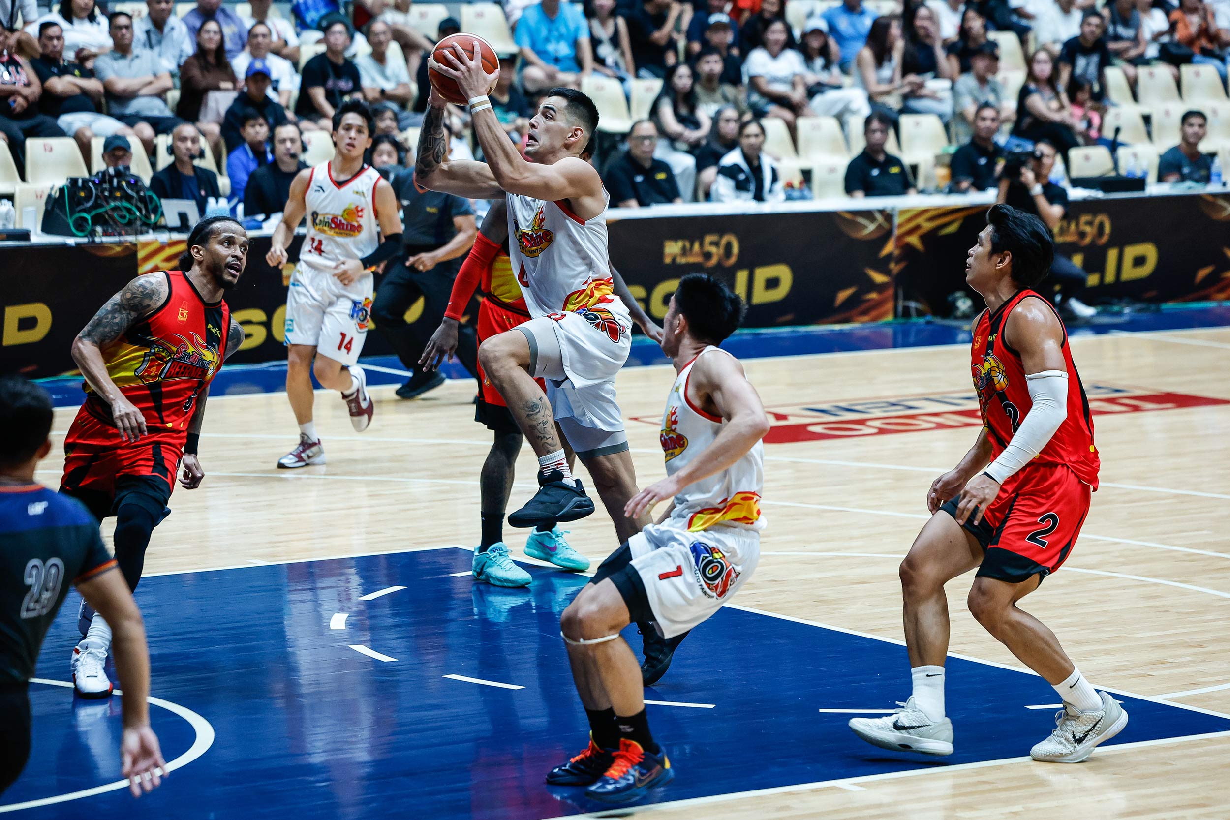 2026-PBA-Commissioners-Cup-QF-1-Rain-or-Shine-vs-San-Miguel-Caelan-Tiongson Rain or Shine stuns San Miguel, books PBA semis spot Basketball News PBA - philippine sports news