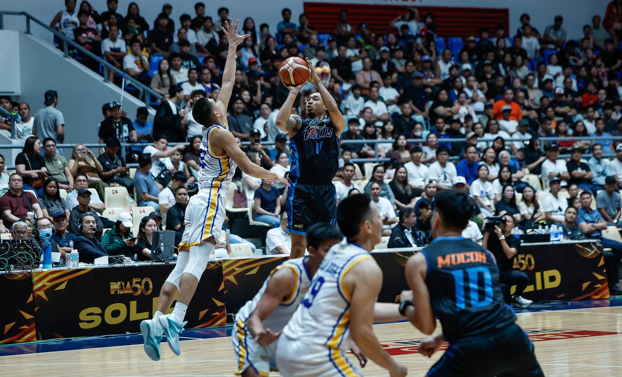 2026-PBA-Commissioners-Cup-QF-2-Meralco-vs-Magnolia-Chris-Newsome Quinto comes alive in OT as Meralco survives Magnolia to advance to PBA semis Basketball News PBA - philippine sports news