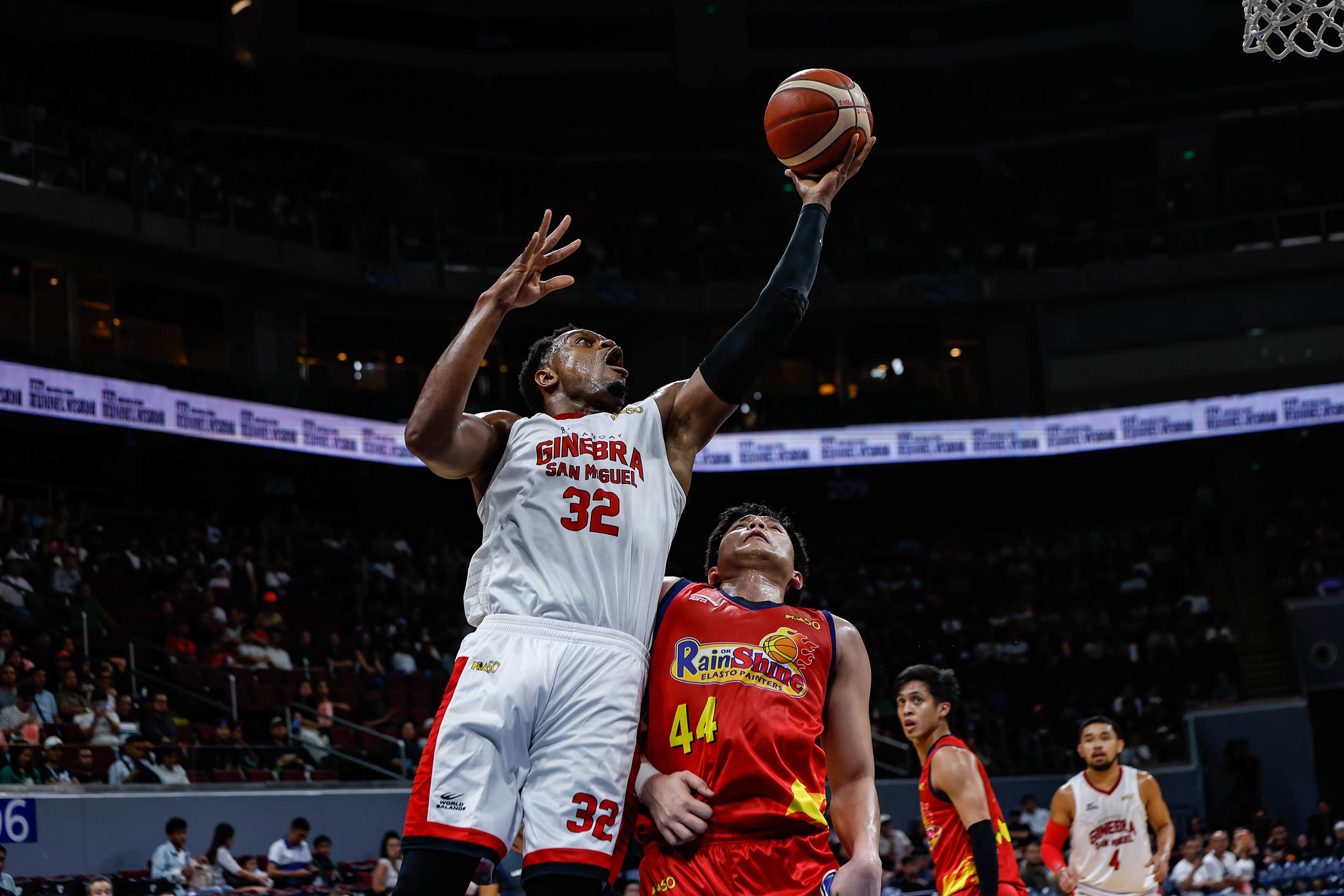 Brownlee, Thompson clutch up as Ginebra fends off Rain or Shine to level PBA semis series