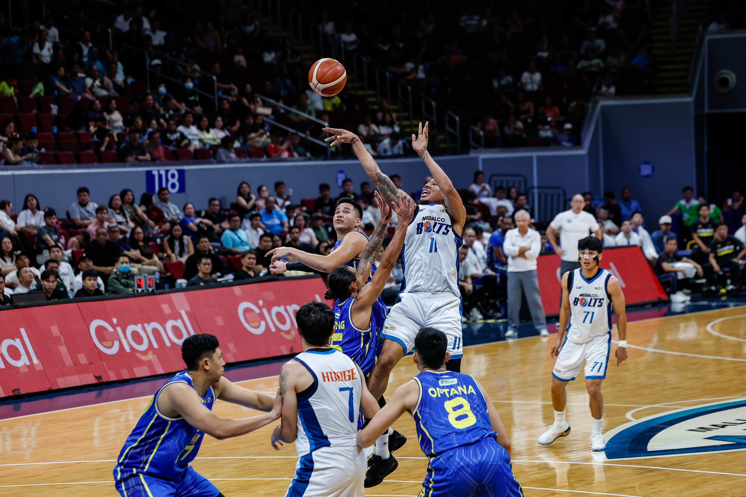 Meralco capitalizes on Bol Bol’s exit, evens PBA semis
