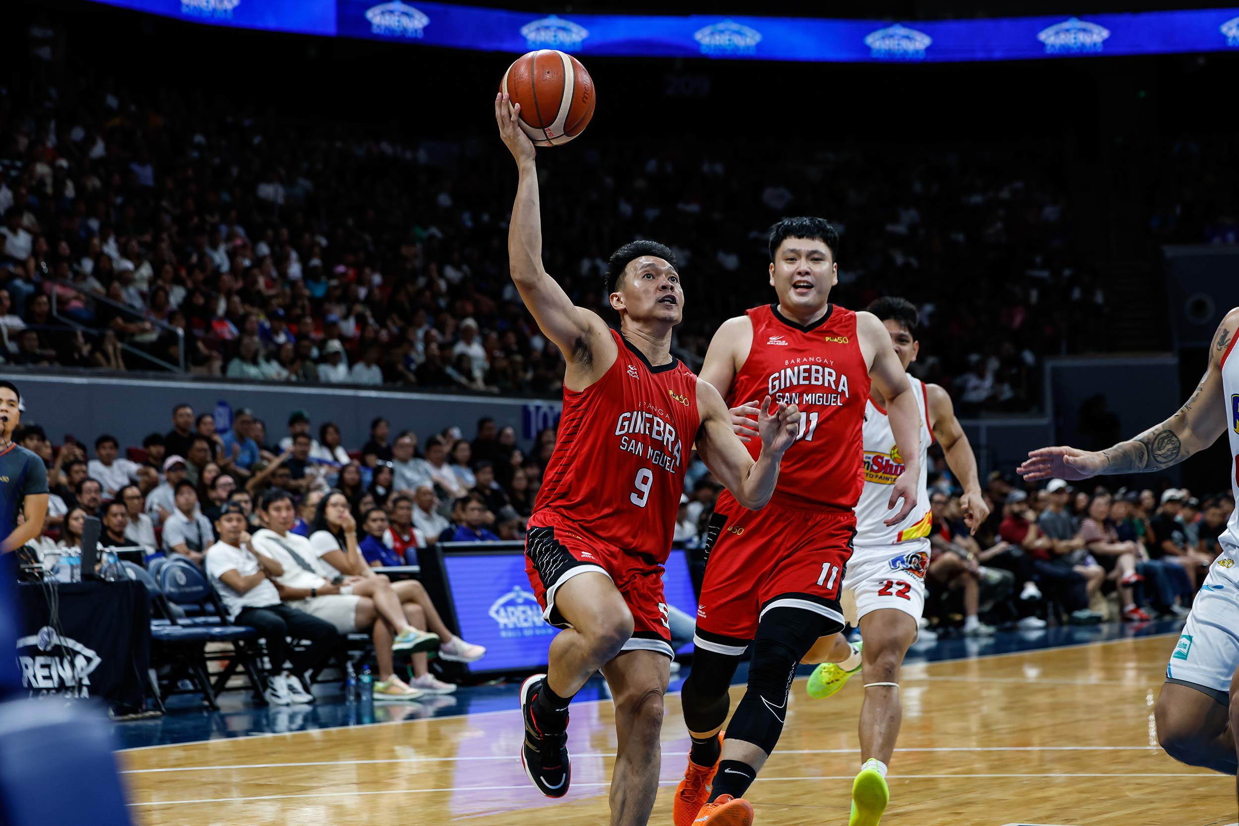 Ginebra survives late Rain or Shine rally, moves ahead 2-1 in PBA semis