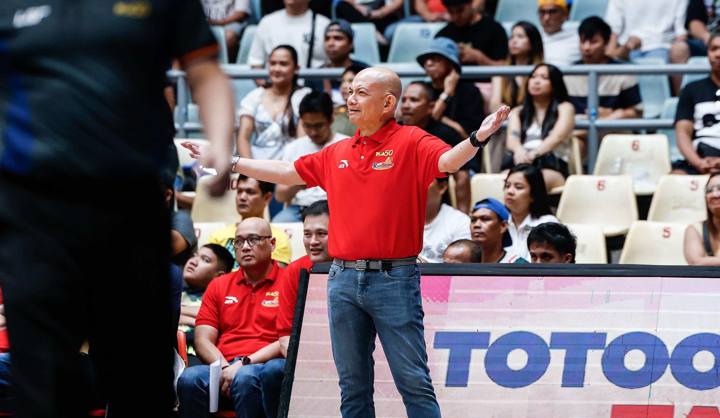 Ref protocols still at center as Yeng Guiao revisits Game 5 exchange with Alfrancis Chua after elimination