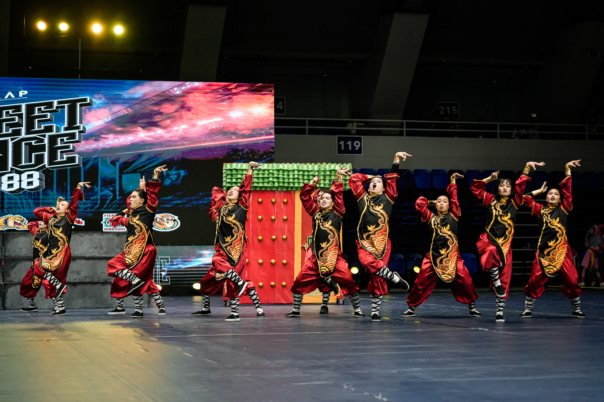 UAAP-S88-STREETDANCE-1071 UP brings Filipino comics to life in electrifying UAAP Streetdance defense ADMU AdU DLSU FEU News NU Streetdance UAAP UE UP UST - philippine sports news