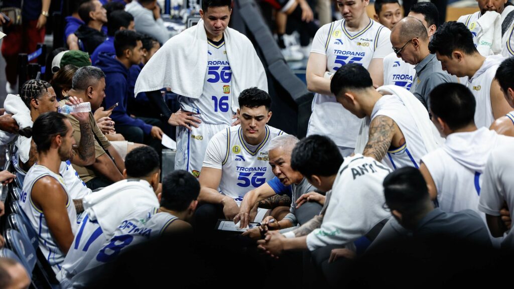 Calvin Oftana downplays sideline spat with Chot Reyes: 'Normal lang 'yun'