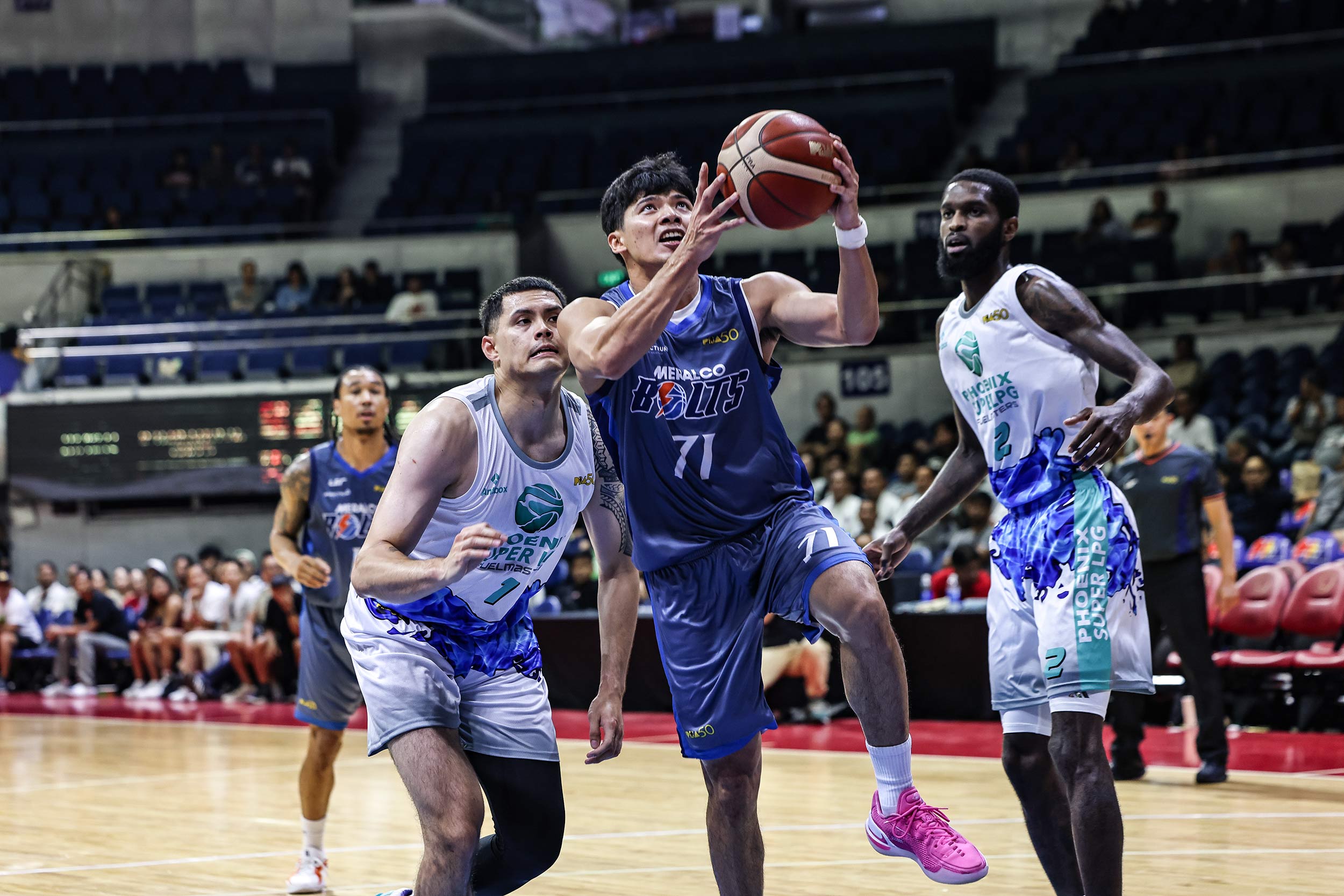 2026-PBA-Governors-Cup-Meralco-vs-Phoenix-CJ-Cansino Tuffin's clutch free throws lift Phoenix past Meralco to go 2-0 in PBA Govs' Cup Basketball News PBA - philippine sports news