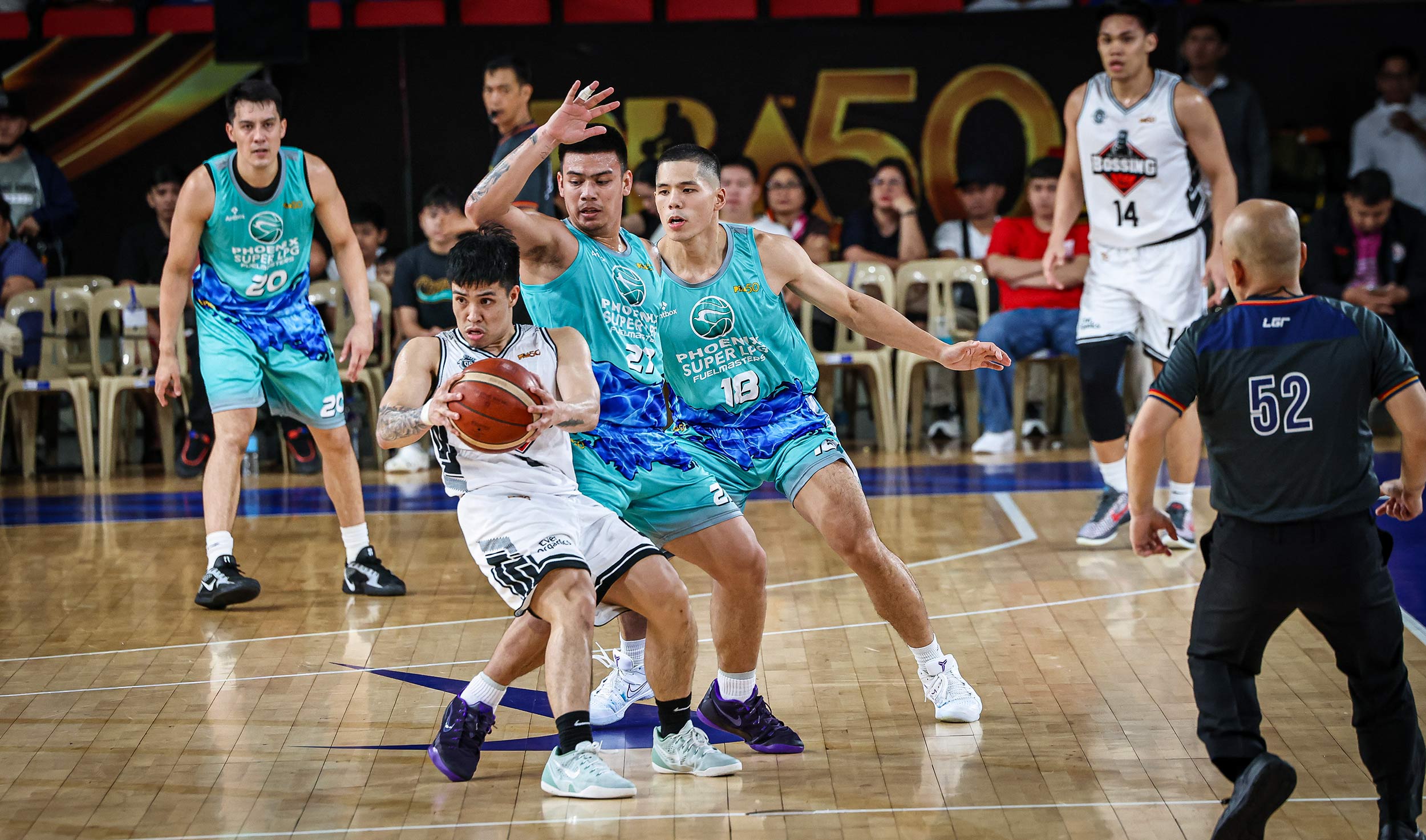2026-PBA-Governors-Cup-Phoenix-vs-Blackwater-RK-Ilagan Phoenix stays atop PBA Group B, hands Blackwater third straight loss Basketball News PBA  - philippine sports news