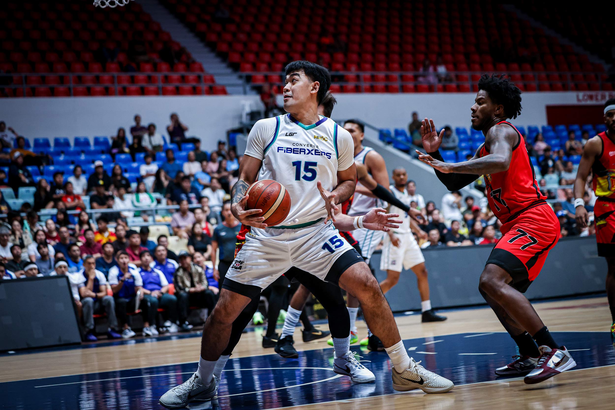 2026-PBA-Governors-Cup-San-Miguel-vs-Converge-Justin-Arana San Miguel hands Converge first loss, seizes share of PBA Group A lead Basketball News PBA - philippine sports news