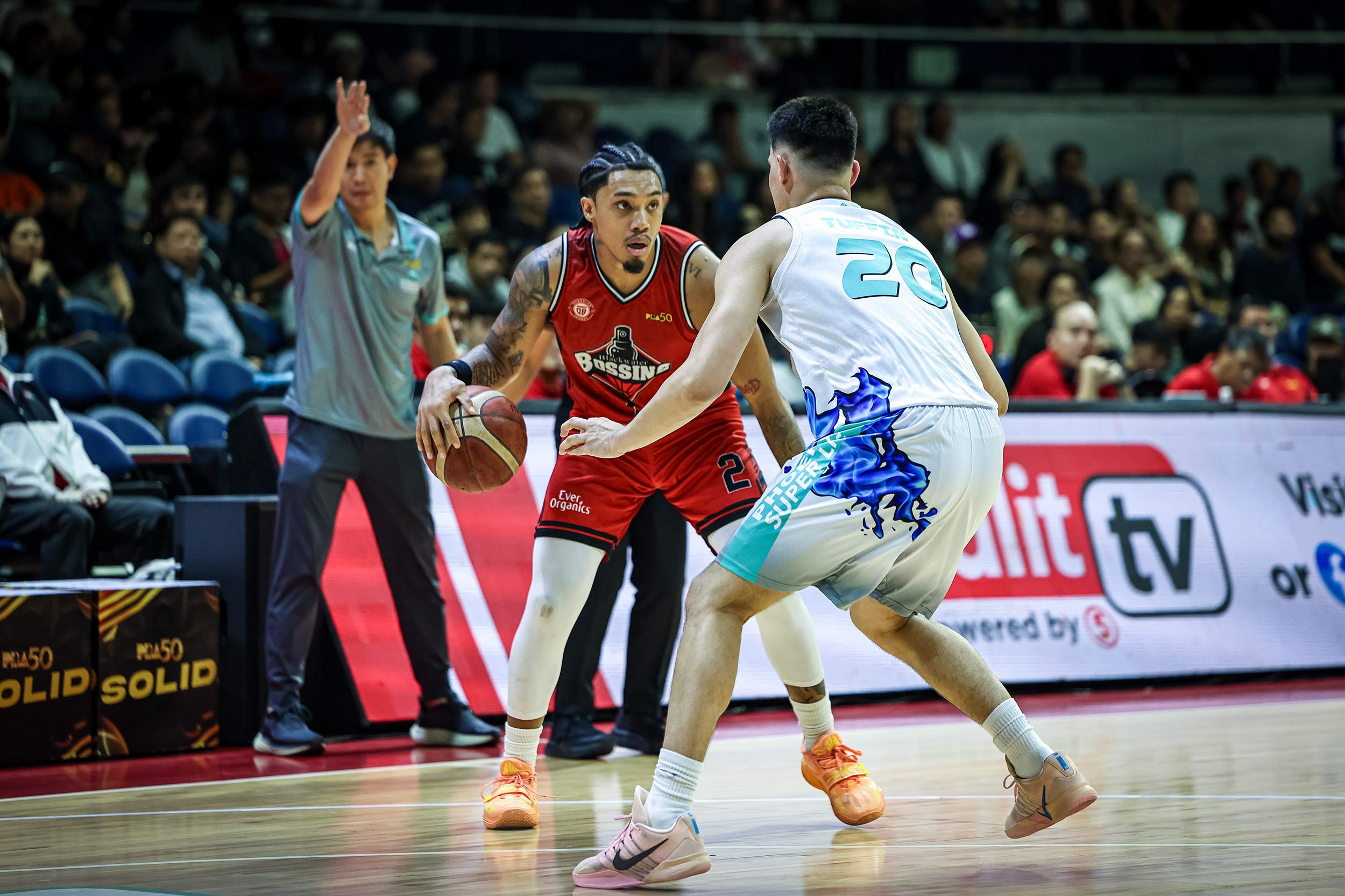 2026-PBA-Governors-Cup-Blackwater-vs-Phoenix-Sedrick-Barefield Pat Aquino lauds Sedrick Barefield's emergence as Blackwater's leader Basketball News PBA - philippine sports news