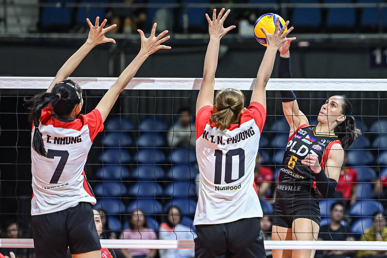 PVL-INV-26-PLDT-vs.-HVF-Savi-Davison-9330 Ho Chi Minh City stuns defending champ PLDT for first PVL win News PVL Volleyball - philippine sports news