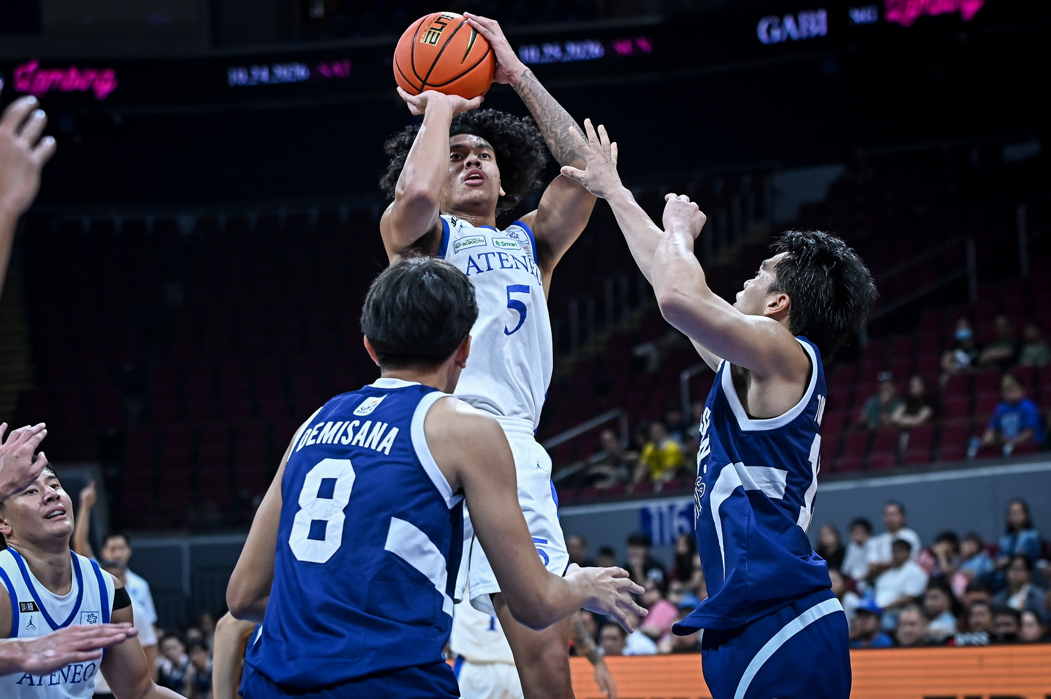 UAAP-89-MBB-ADMU-vs.-AdU-Travis-Roberts-0096 Ateneo holds off Adamson, climbs to solo second in UAAP men's basketball ADMU AdU Basketball News UAAP - philippine sports news