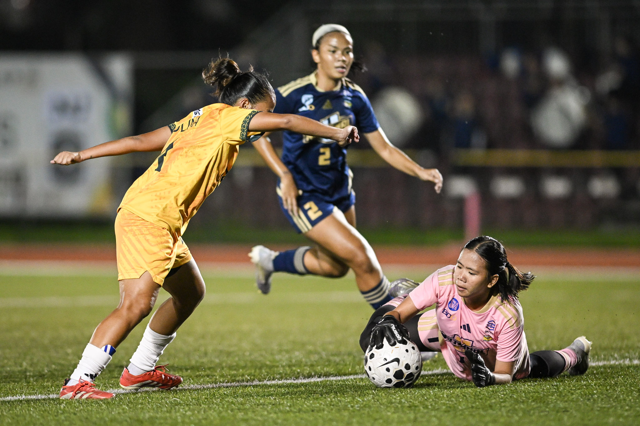 UAAP89-WFB-Quenie-Magarso-7709 Five goals conceded, but NU's Quenie Magarso found her footing on the UAAP stage Football News NU UAAP - philippine sports news