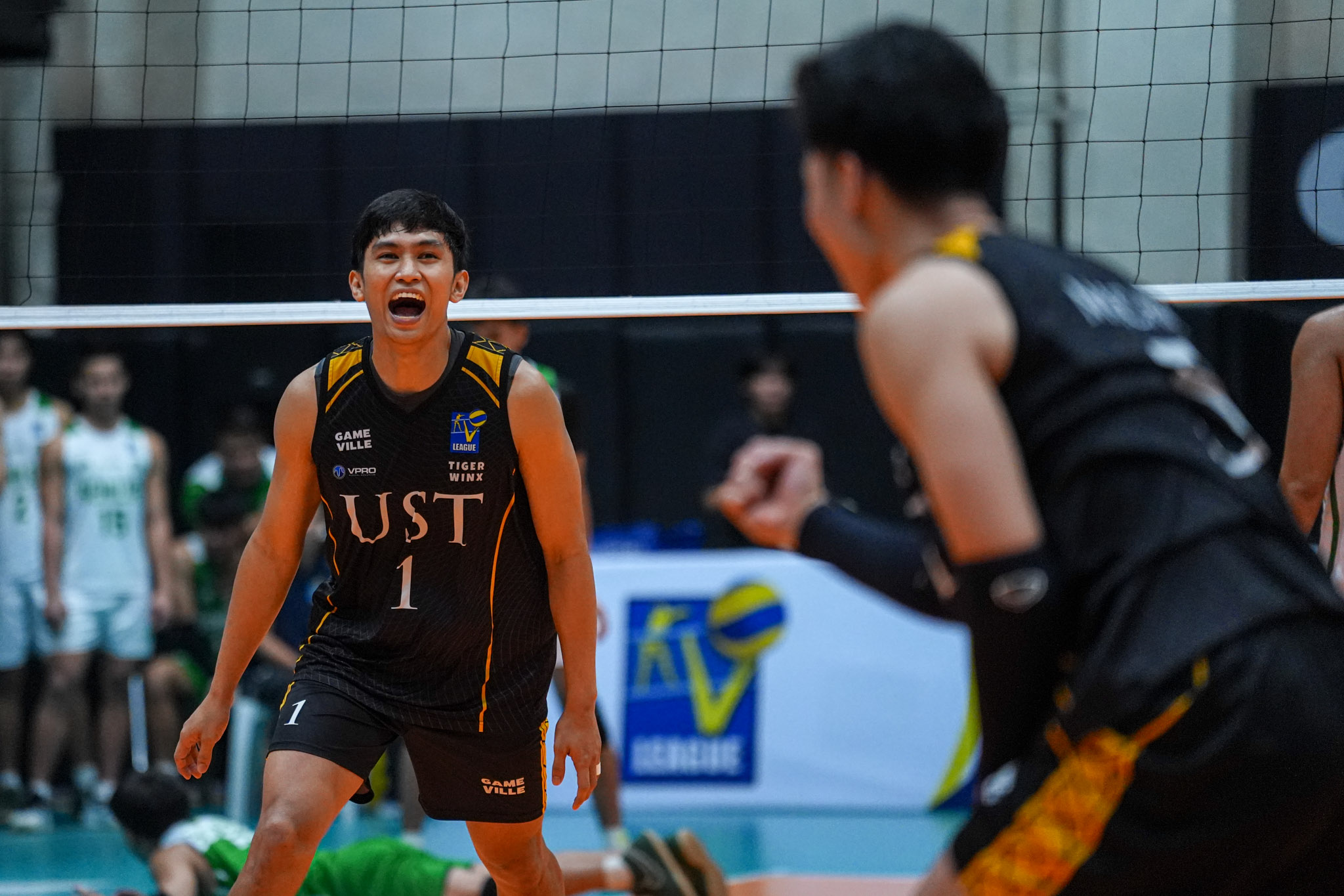 V-League-2026-Mens-Division_-CSB-vs-UST_-DE-VEGA-Rey-02214 FEU survives NU, UST strengthens semifinals bid in V-League CSJL FEU News NU UST Volleyball - philippine sports news