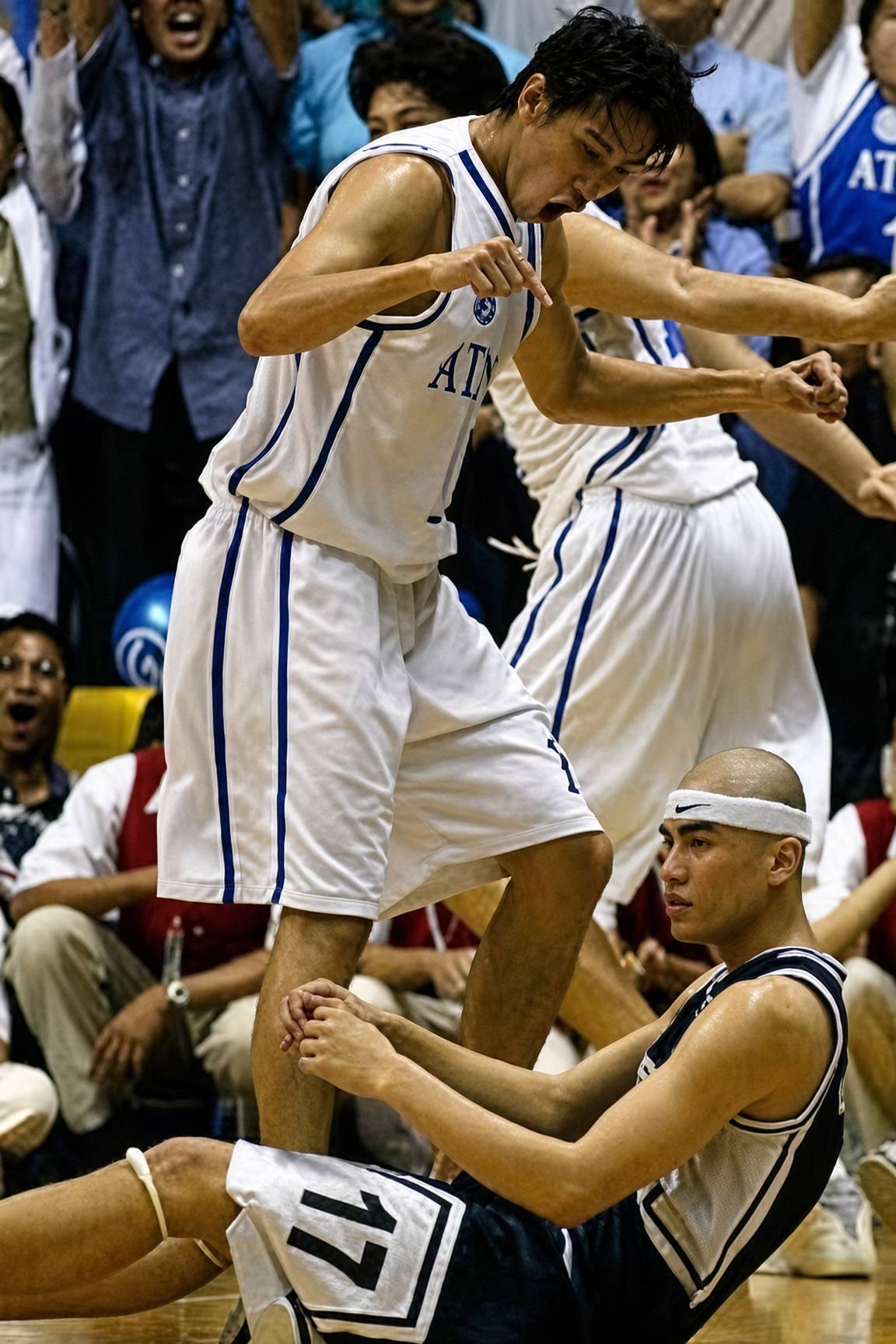 2002-UAAP-Ateneo-vs-La-Salle-Wesley-Gonzales-and-Mac-Cardona Views from the Upper Box: Five moments that defined the Ateneo-La Salle rivalry ADMU Bandwagon Wire Basketball DLSU UAAP  - philippine sports news