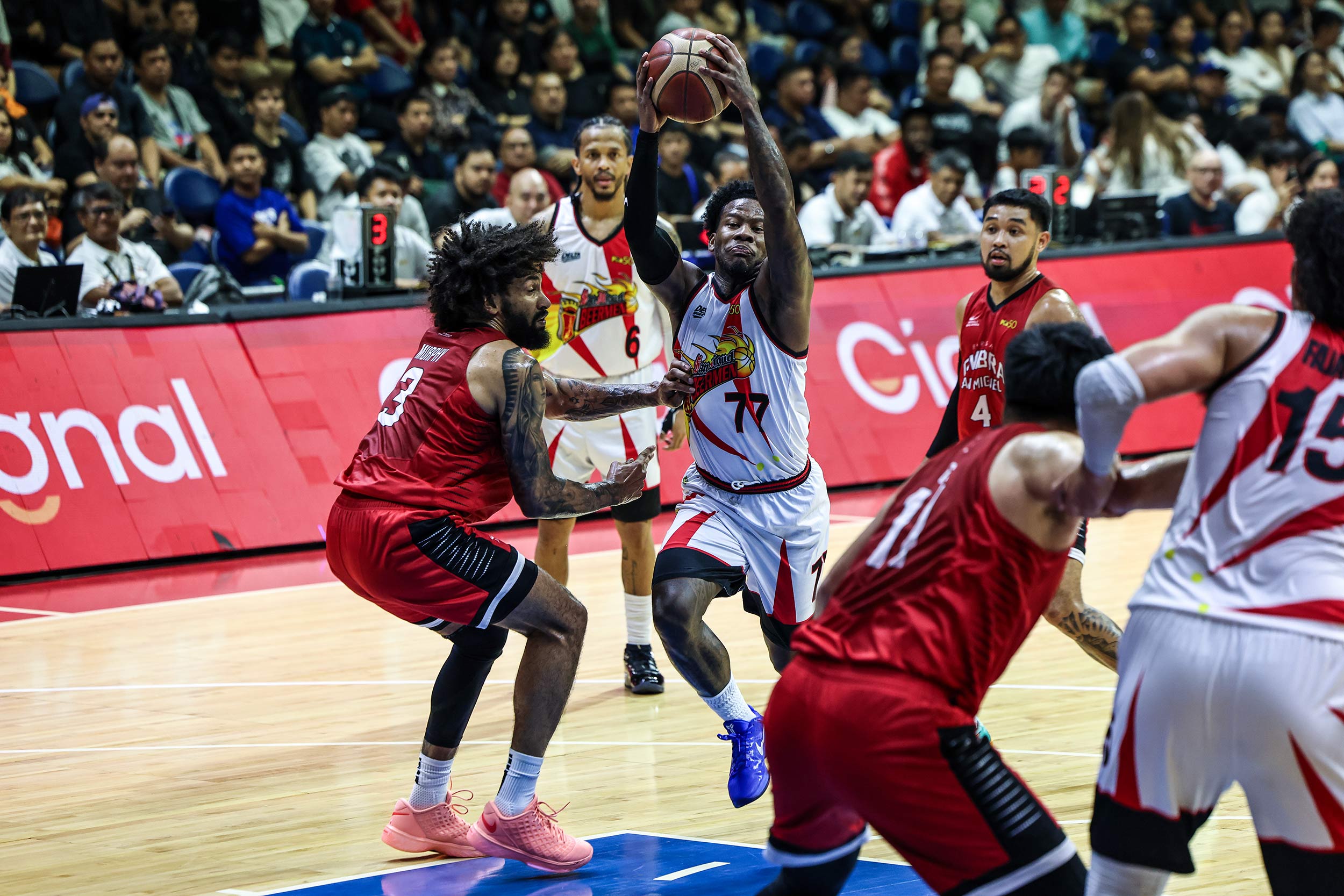 2026-PBA-Governors-Cup-QF-G1-San-Miguel-vs-Ginebra-CJ-Perez Isaac Go sparks Ginebra past San Miguel to seize PBA QF Game 1 Basketball News PBA - philippine sports news