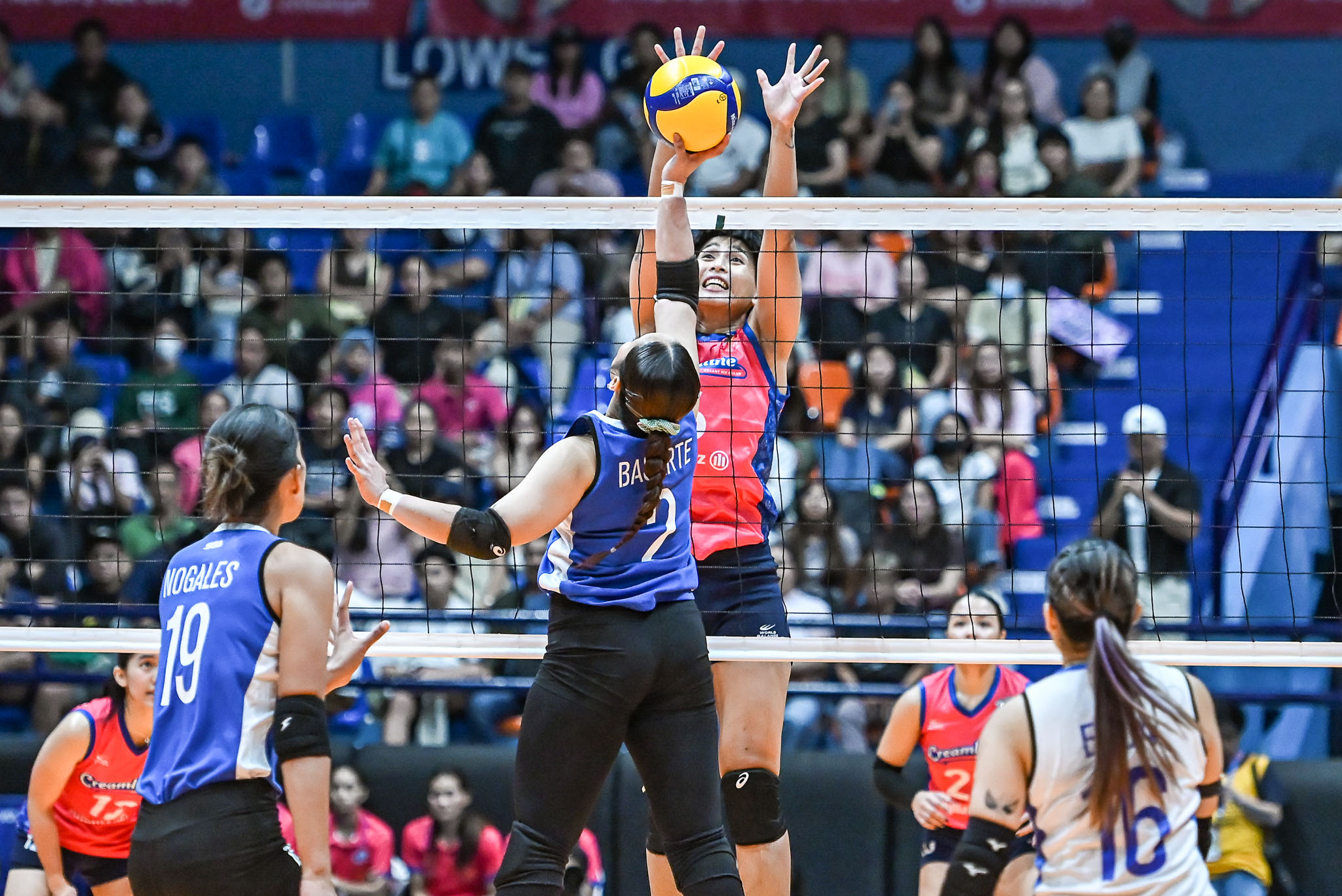 PVL-AFC-2026-Creamline-vs.-Zus-Pangs-Panaga-4932 Creamline fends off ZUS Coffee to join Nxled atop PVL standings News PVL Volleyball  - philippine sports news