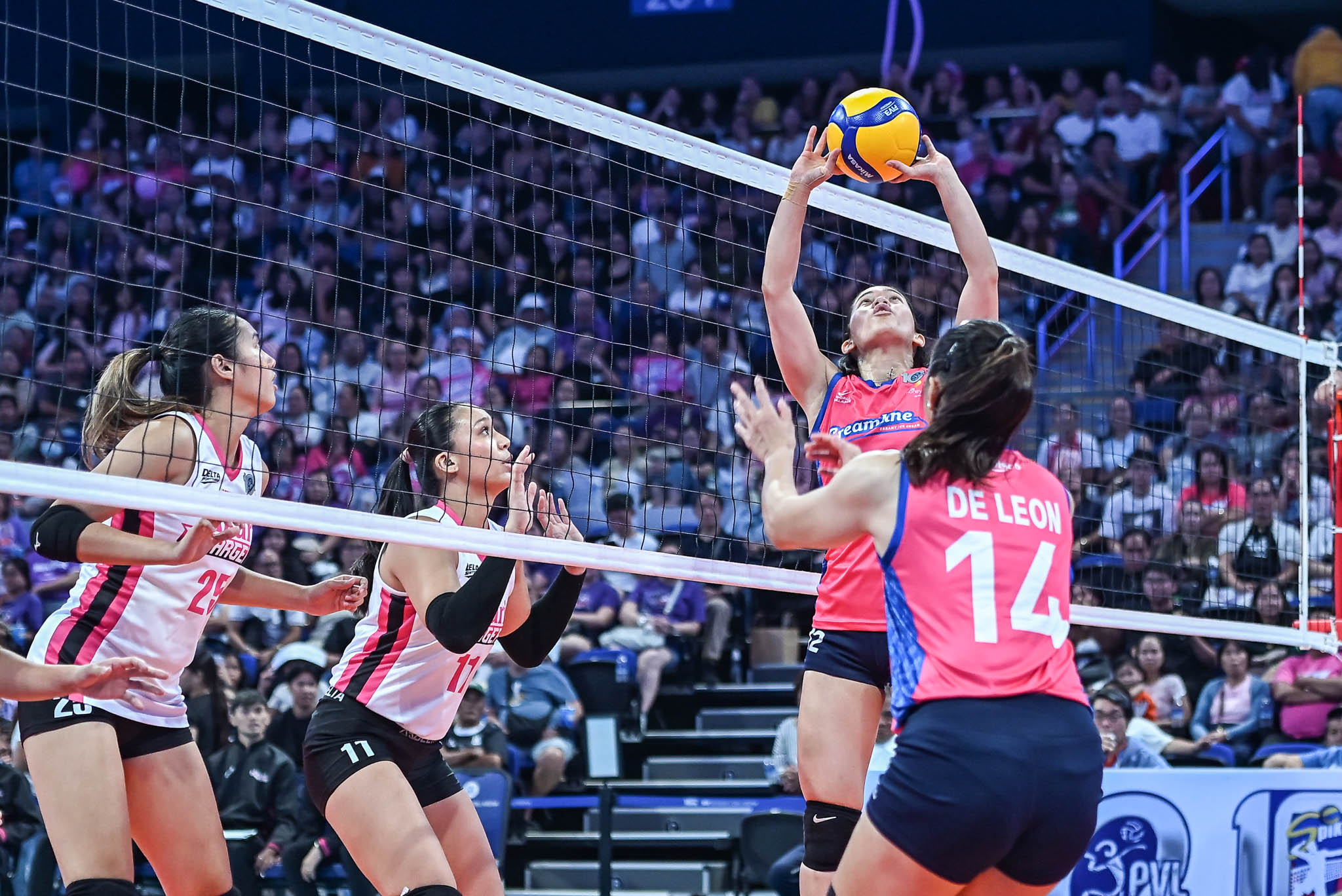 PVL-Cebu-2026-Creamline-vs.-Akari-Jia-De-Guzman-8548 Creamline opens PVL title defense with straight-sets win over Akari before record Seaside Arena crowd News PVL Volleyball  - philippine sports news