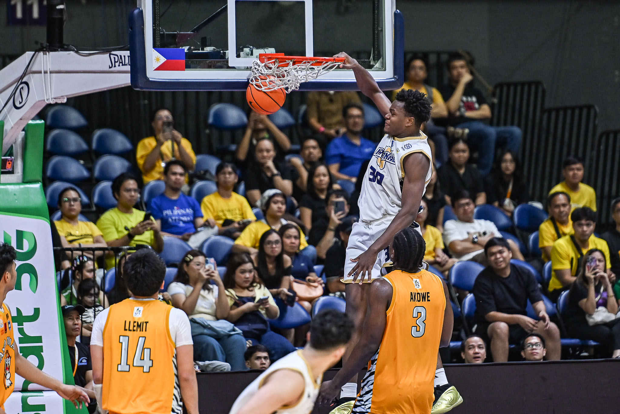 UAAP-89-MBB-NU-vs.-UST-Mo-Diassana-1866 Brotherly love takes a backseat as Diassana, Akowe go toe-to-toe Basketball News NU UAAP  - philippine sports news
