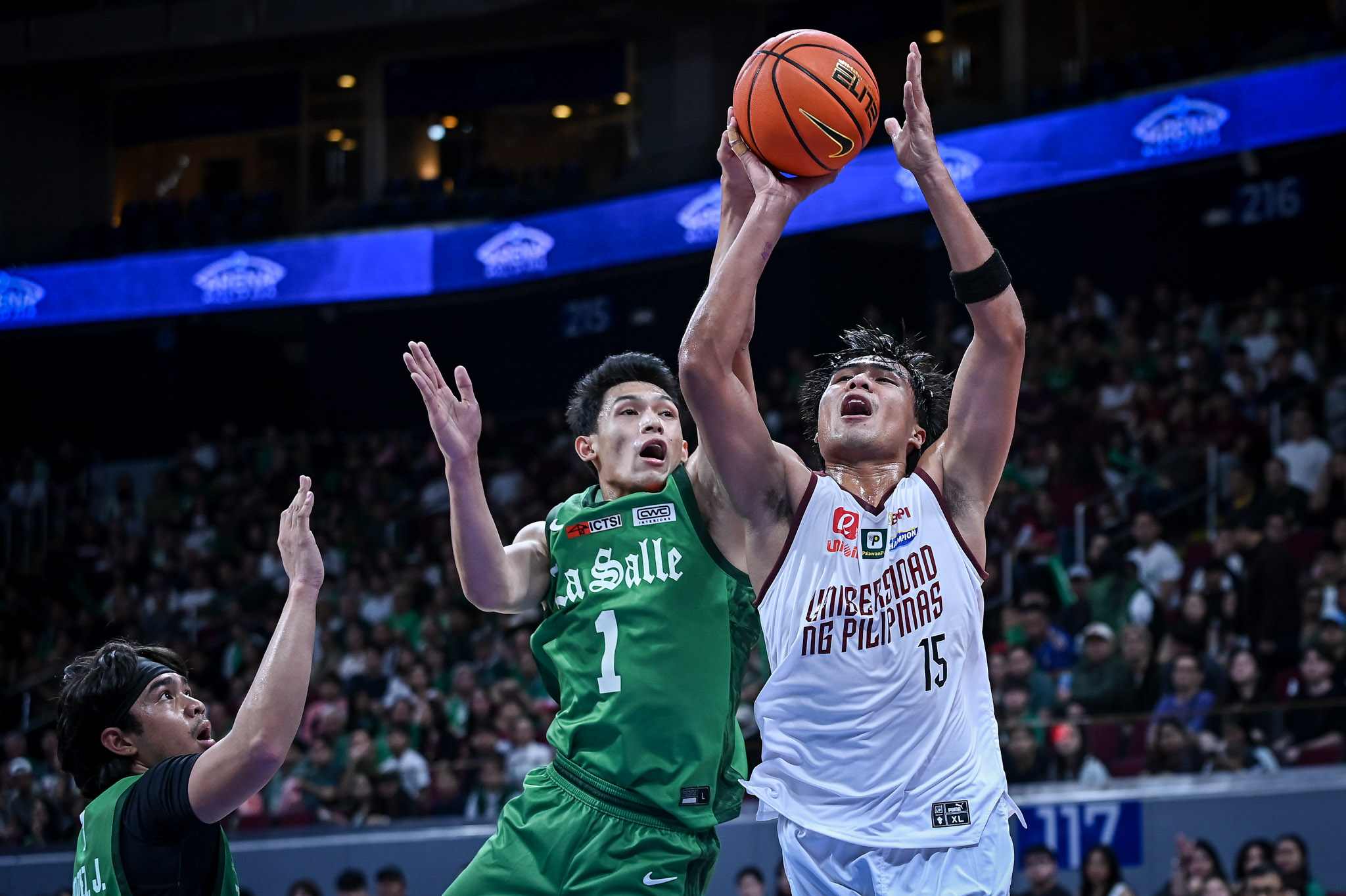 UAAP-89-MBB-UP-vs.-DLSU-Veejay-Pre-6300 UP holds off La Salle rally to snap two-game skid in UAAP men's basketball Basketball DLSU News UAAP UP  - philippine sports news