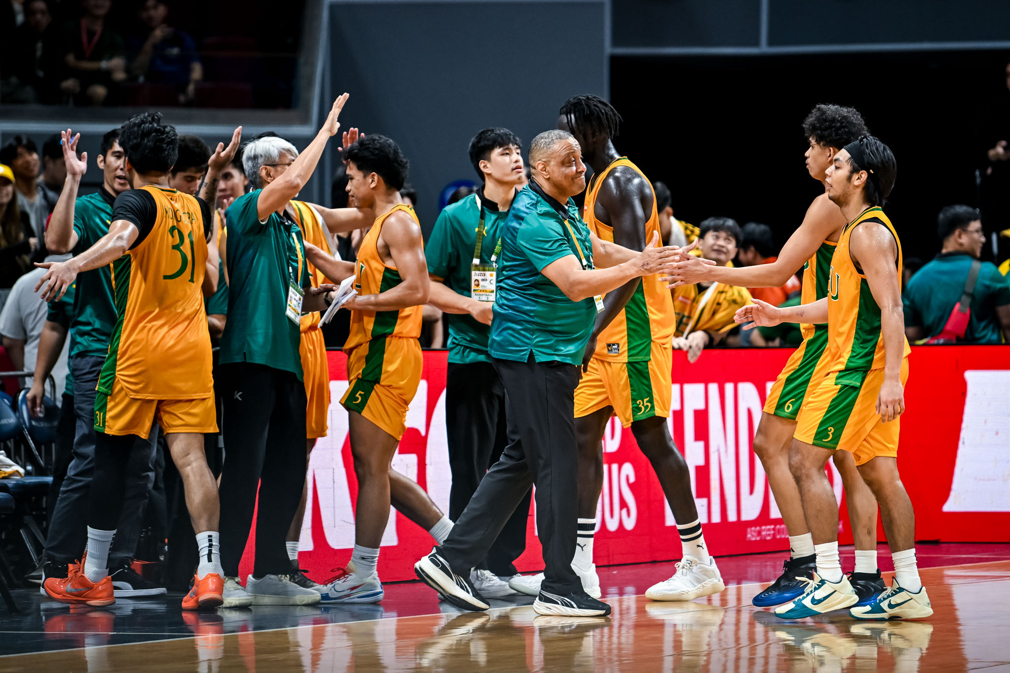 UAAP89-MBB-COACH-SEAN-CHAMBERS-8540 Sean Chambers takes Alaska lesson to FEU: Beat the best to know you’ve arrived Basketball FEU News UAAP  - philippine sports news