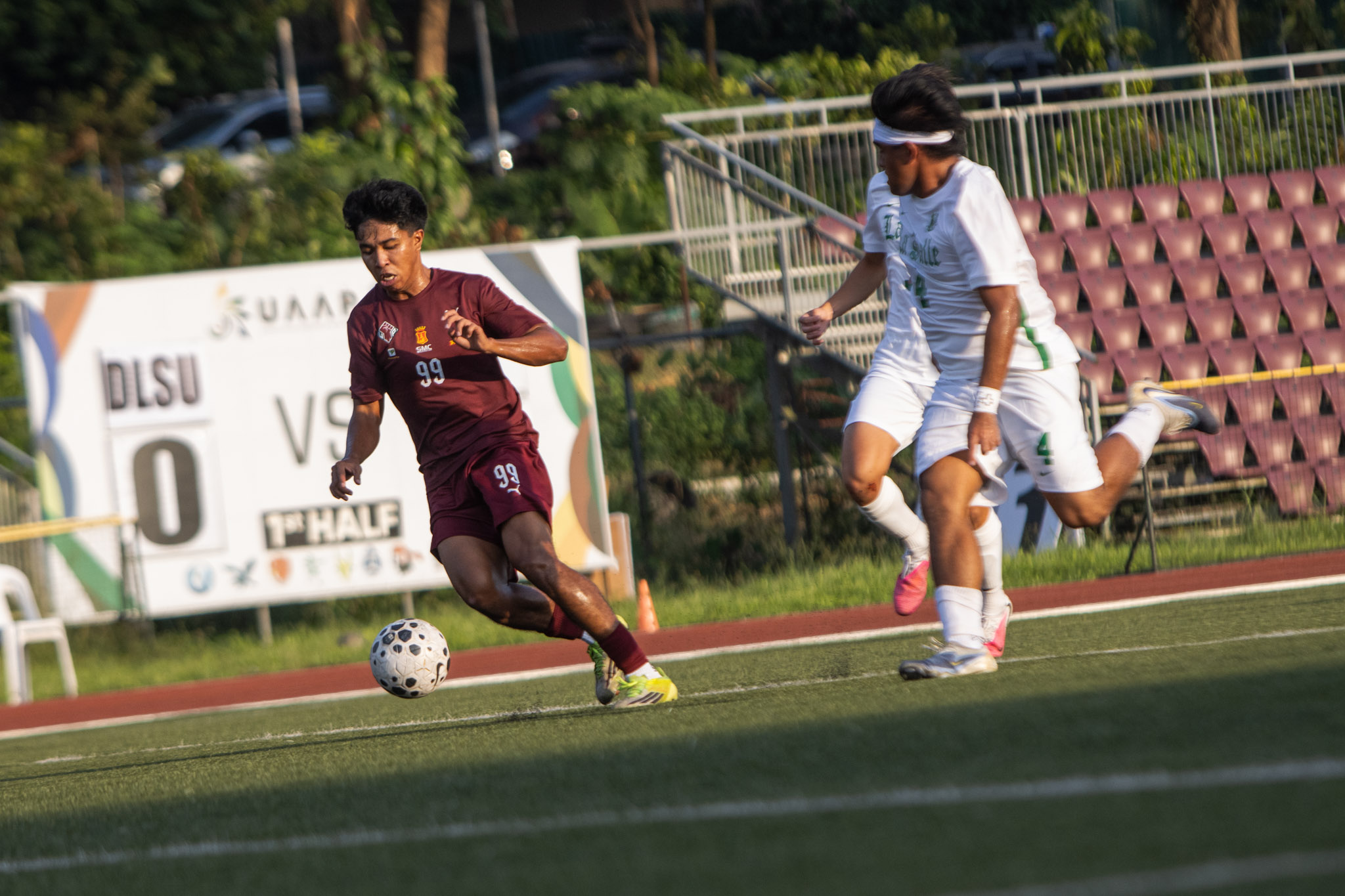 UAAP89-MFB-8507-Ramil-Bation Joseph Garces strikes as UP hands La Salle first loss in UAAP men's football DLSU Football News UAAP UP - philippine sports news