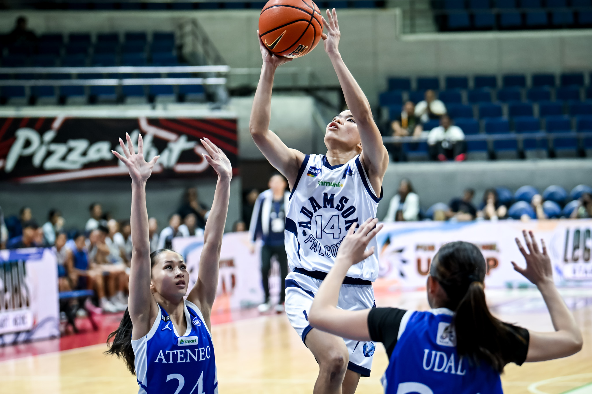 UAAP89-WBB-ELAINE-ETANG-5633 Ateneo gets even with Adamson, keeps UAAP women's basketball Final Four hopes alive ADMU AdU Basketball News UAAP - philippine sports news